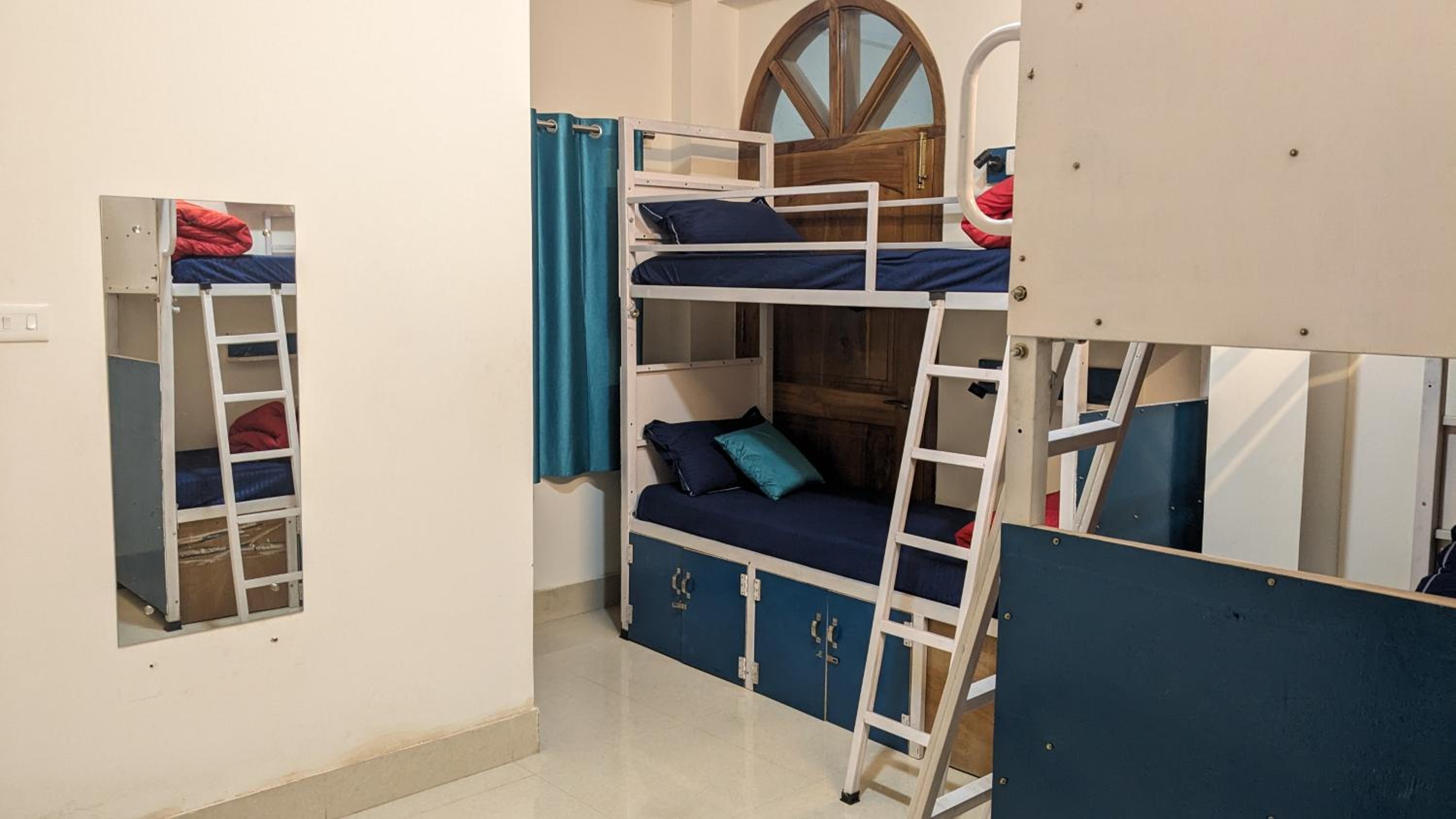 Bed in 4-Bed Female Dormitory Room photo 2