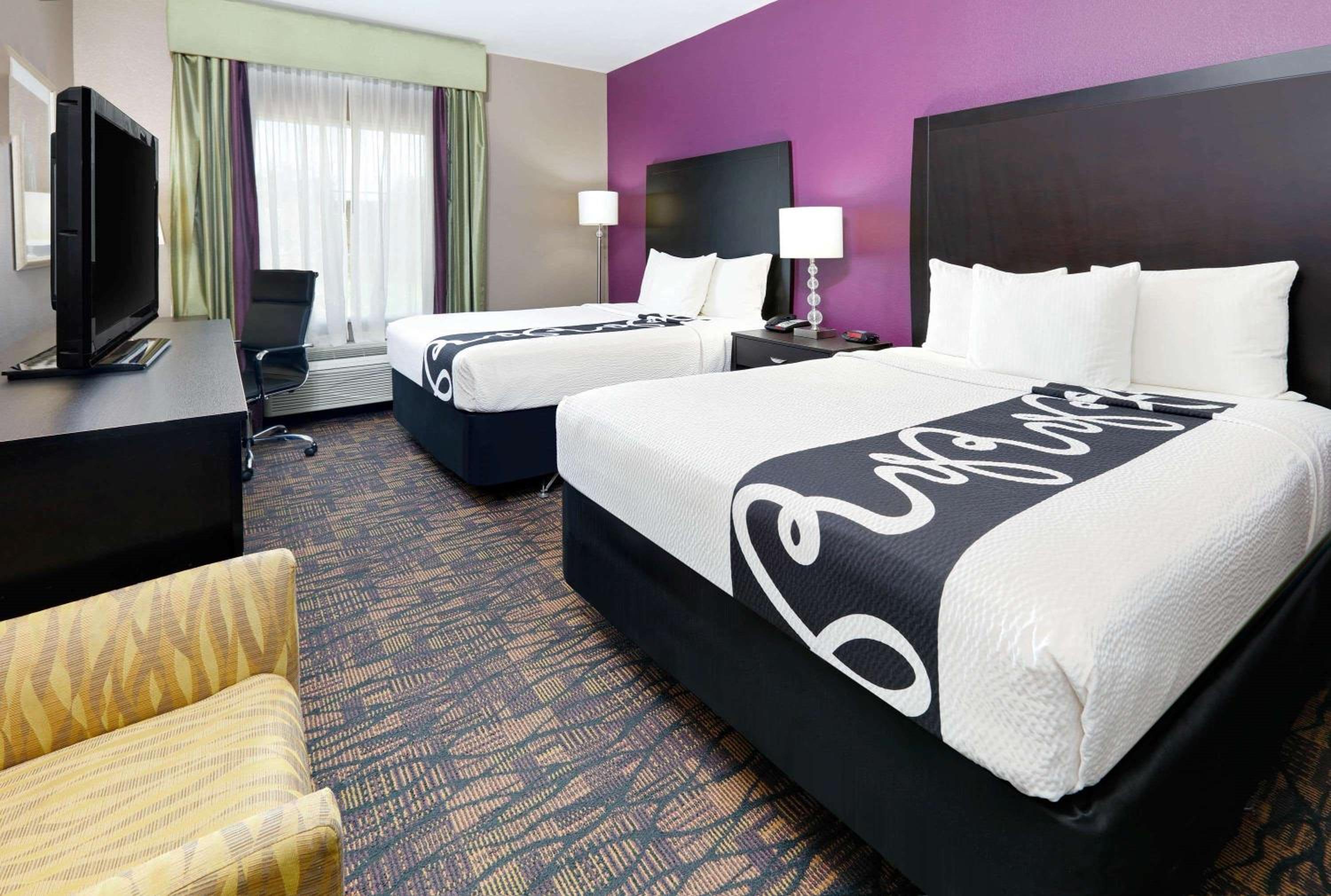 Deluxe Queen Room with Two Queen Beds