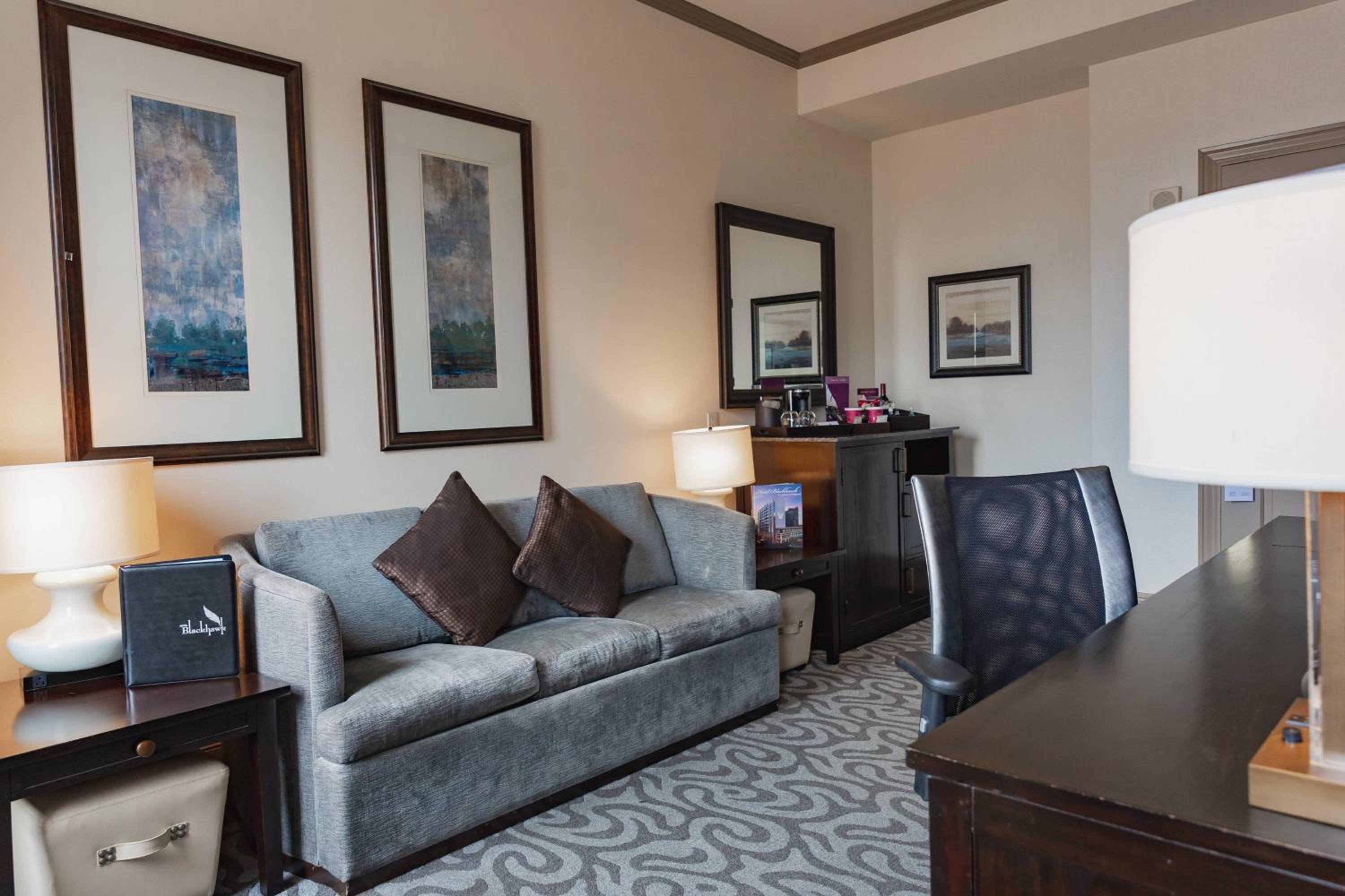 Deluxe King Room - Photo 2