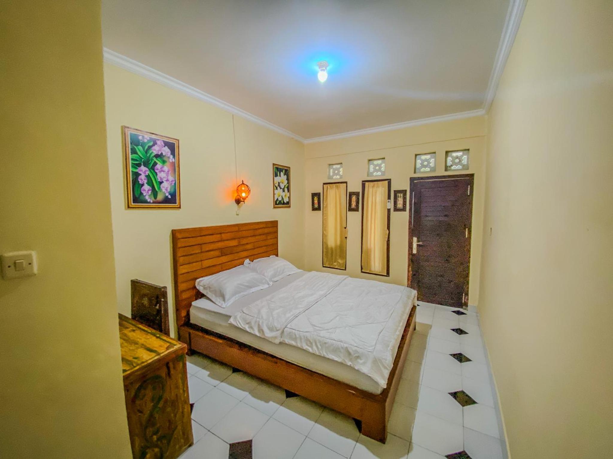 Budget Double Room - Photo 25