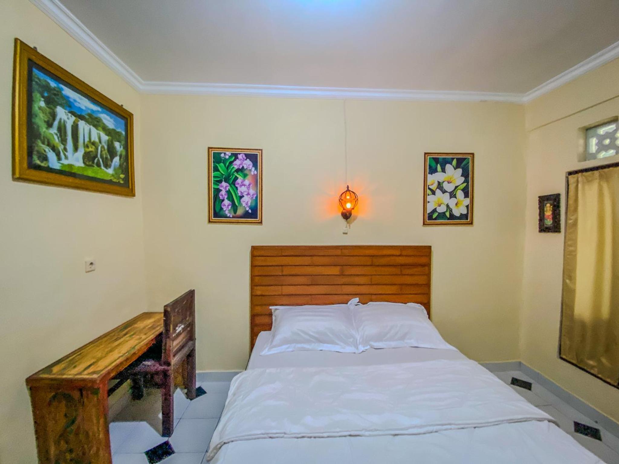 Budget Double Room - Photo 23