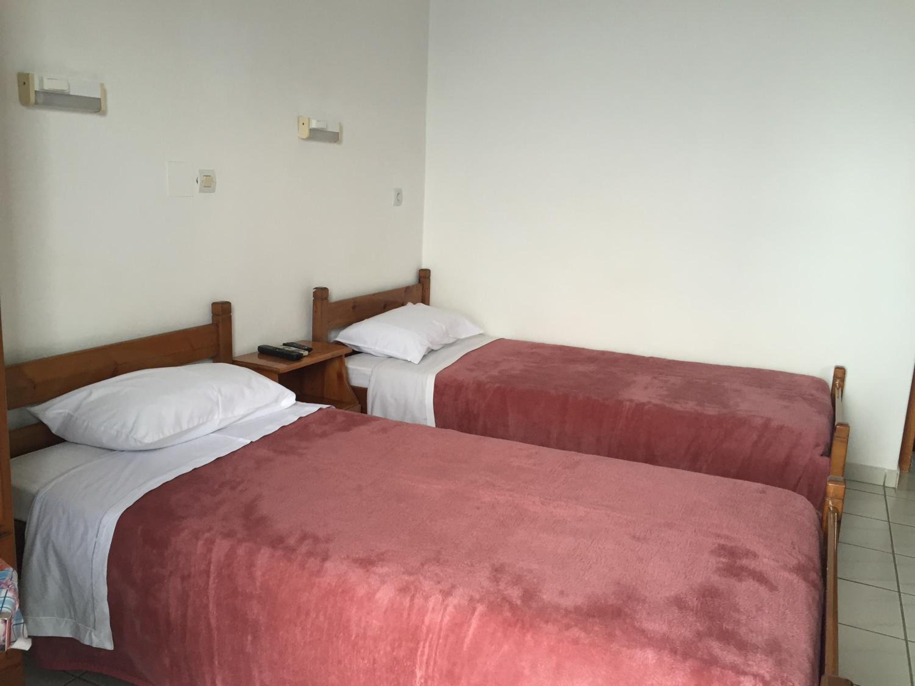 Double or Twin Room with Sea View - Photo 4