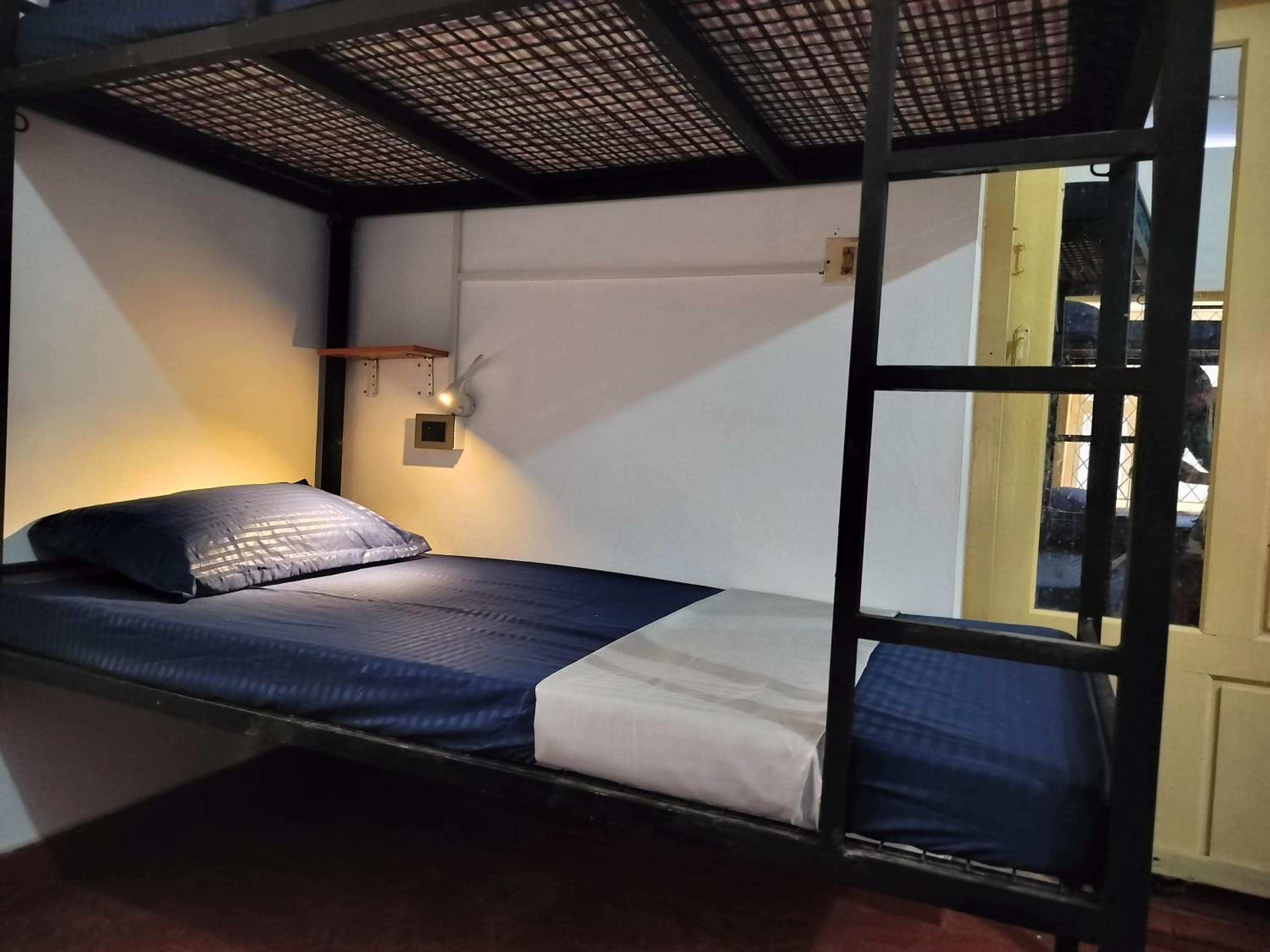 Bed in 6-Bed Mixed Dormitory Room photo 3