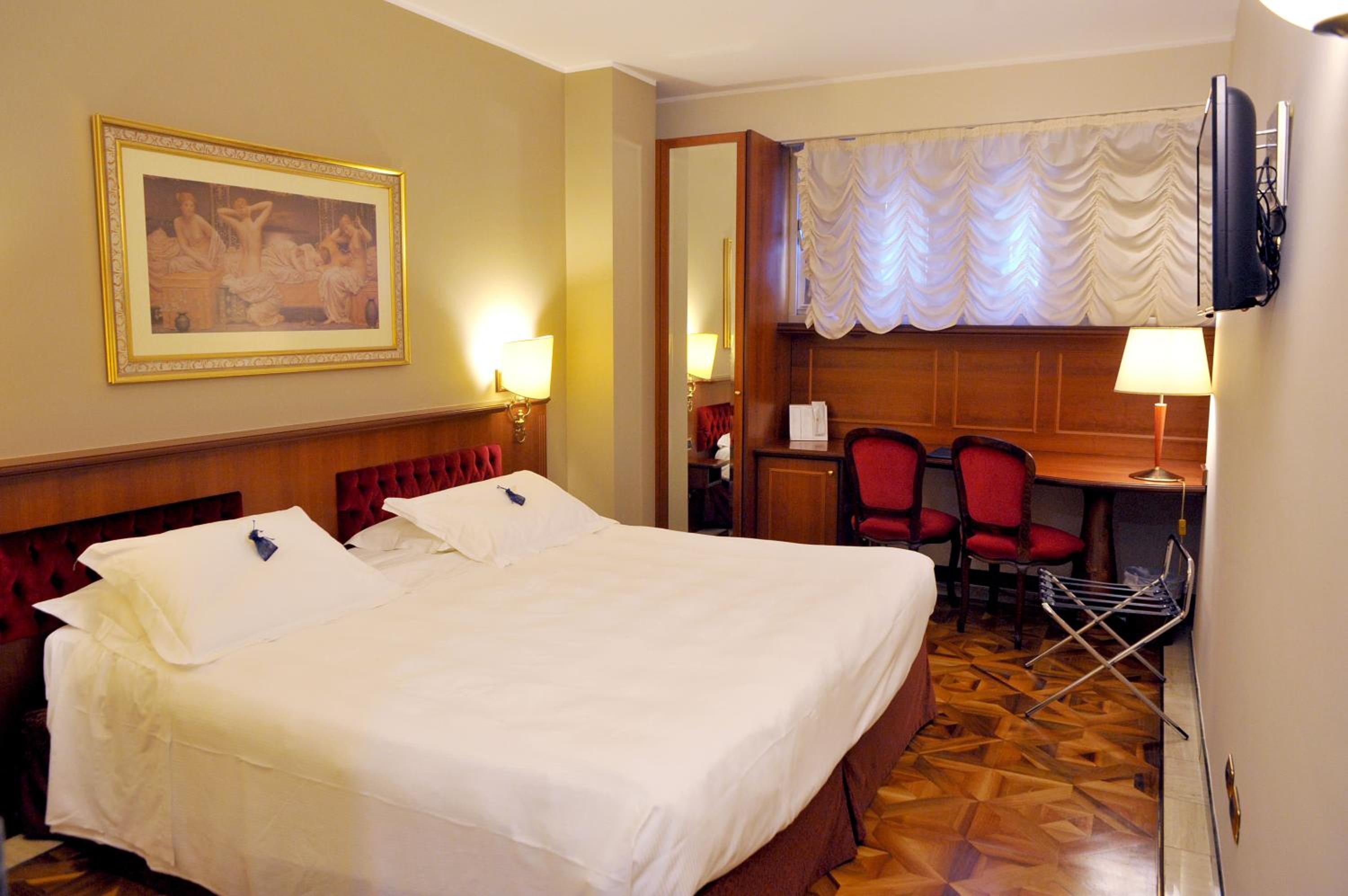 Double Room - Photo 4