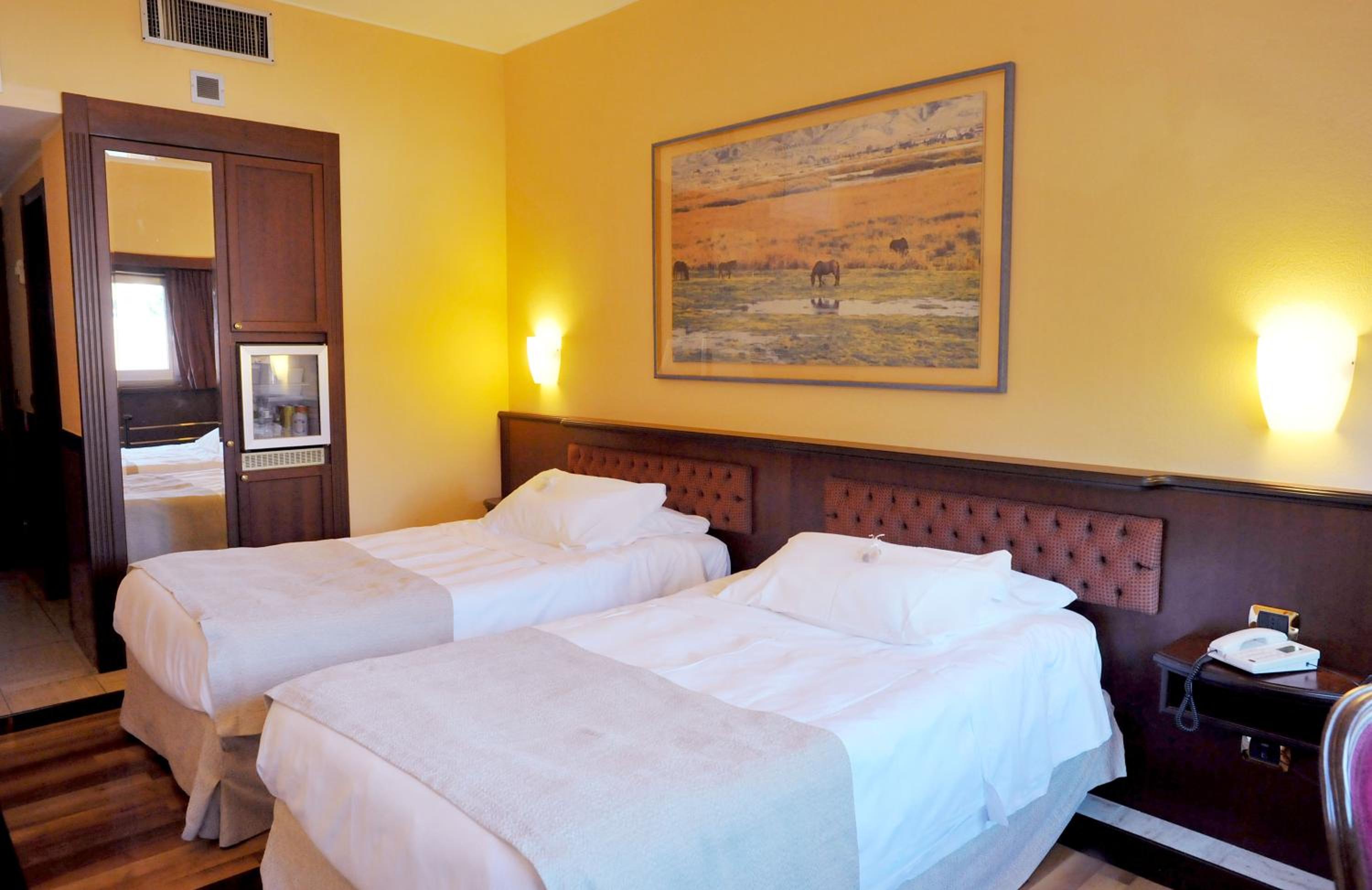 Twin Room - Photo 1