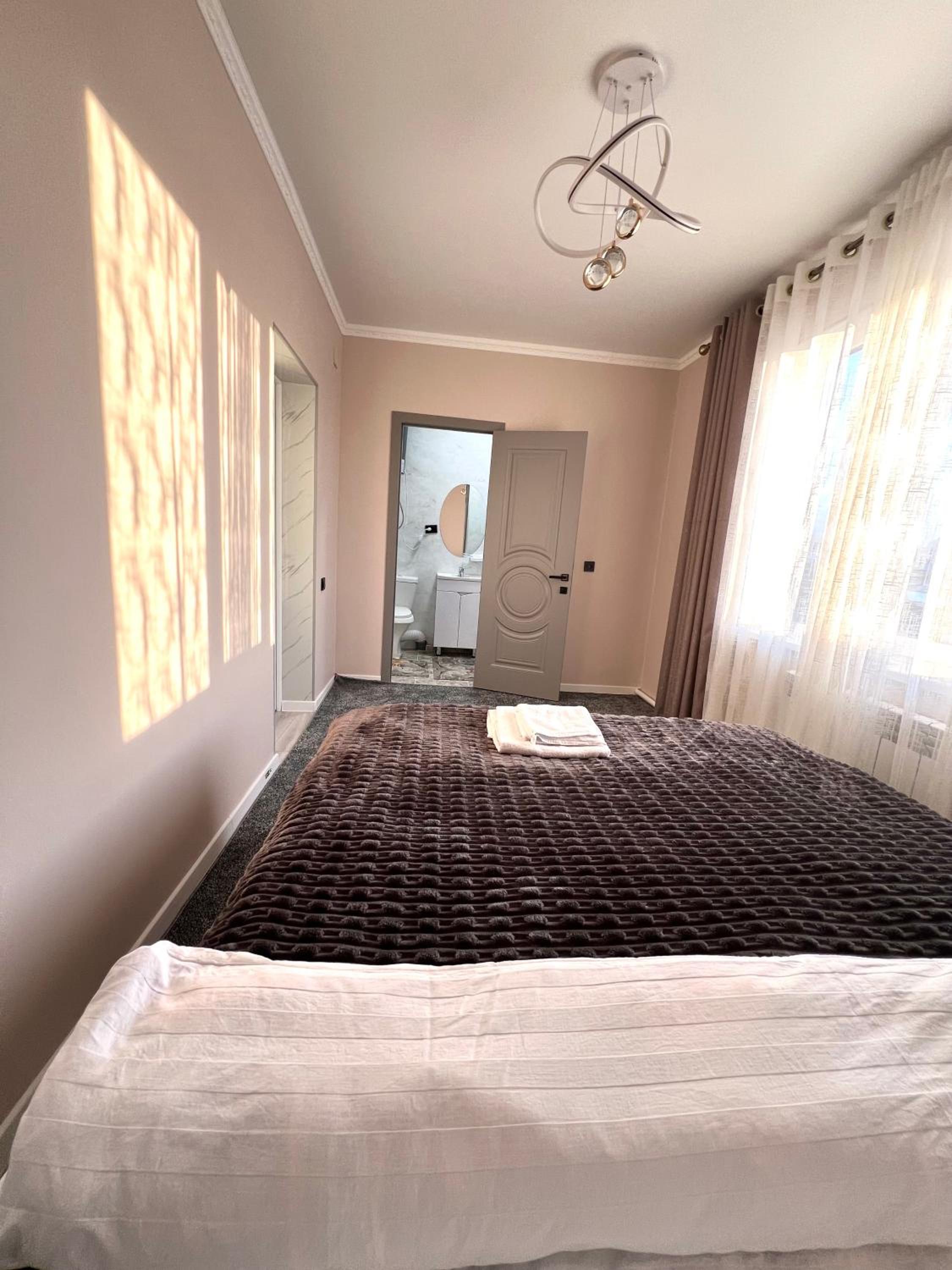 Large Double Room photo 3