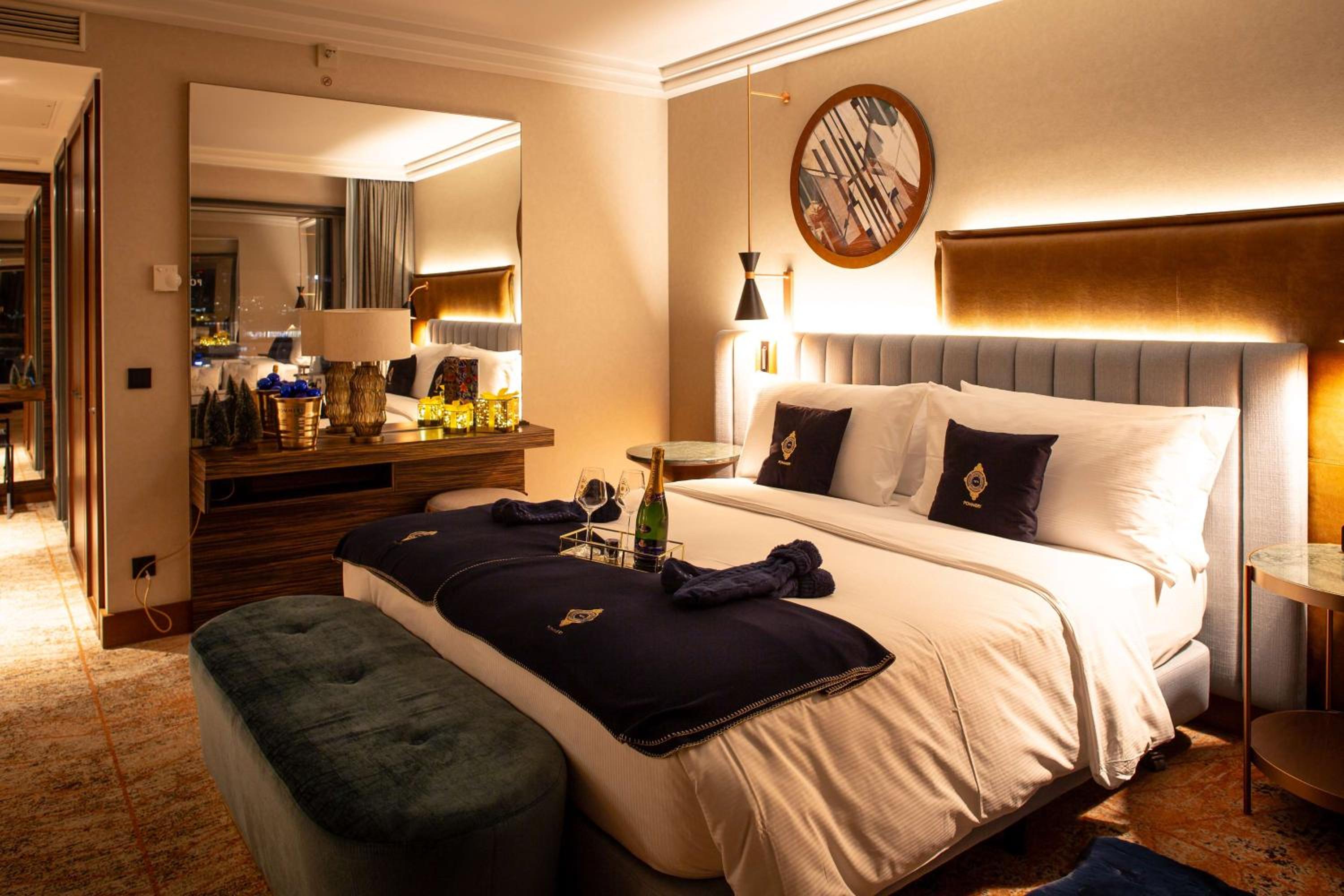Pommery Christmas-Themed Penthouse Suite