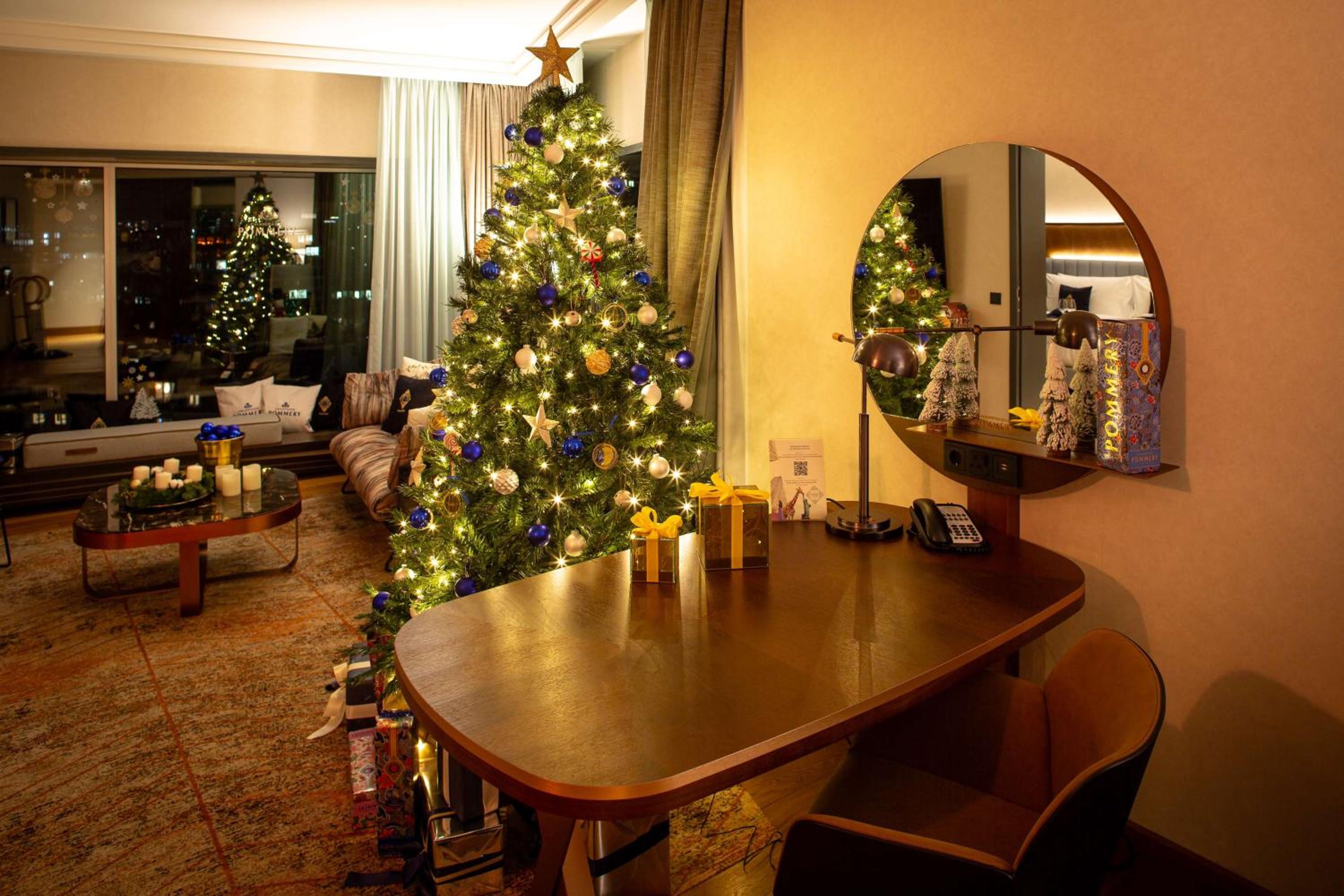 Pommery Christmas-Themed Penthouse Suite