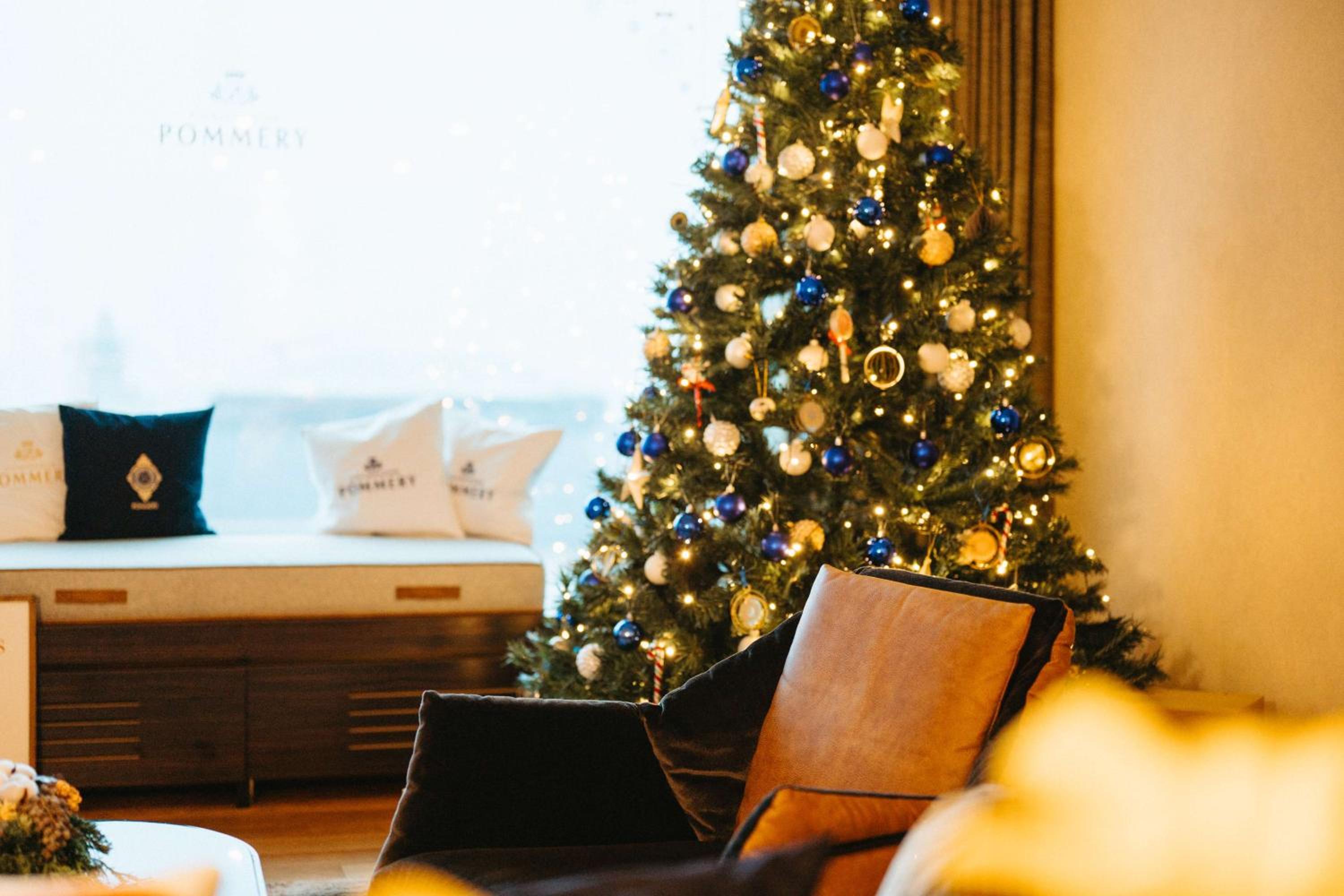 Corner Pommery Christmas Themed Suite thumbnail 6