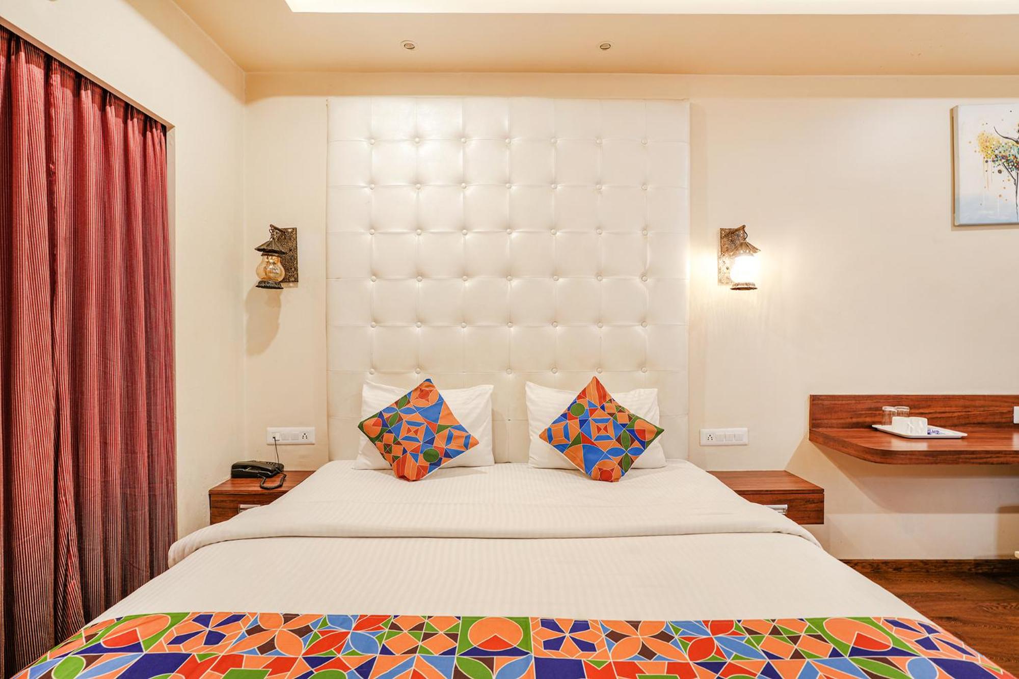 Deluxe Room - Photo 2