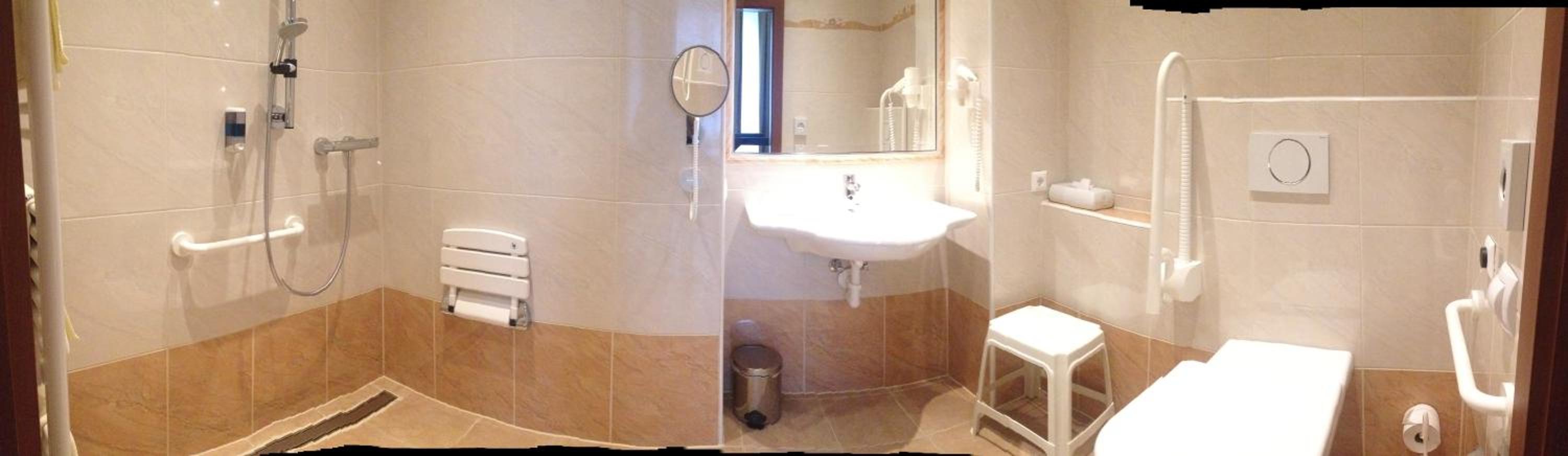 Double Room - Disability Access photo 2
