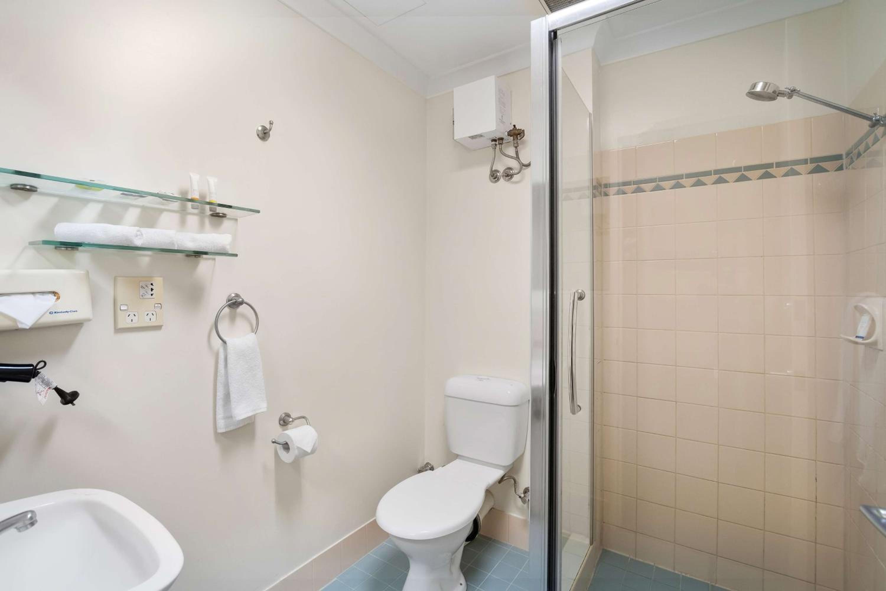 Standard King Room - Photo 2