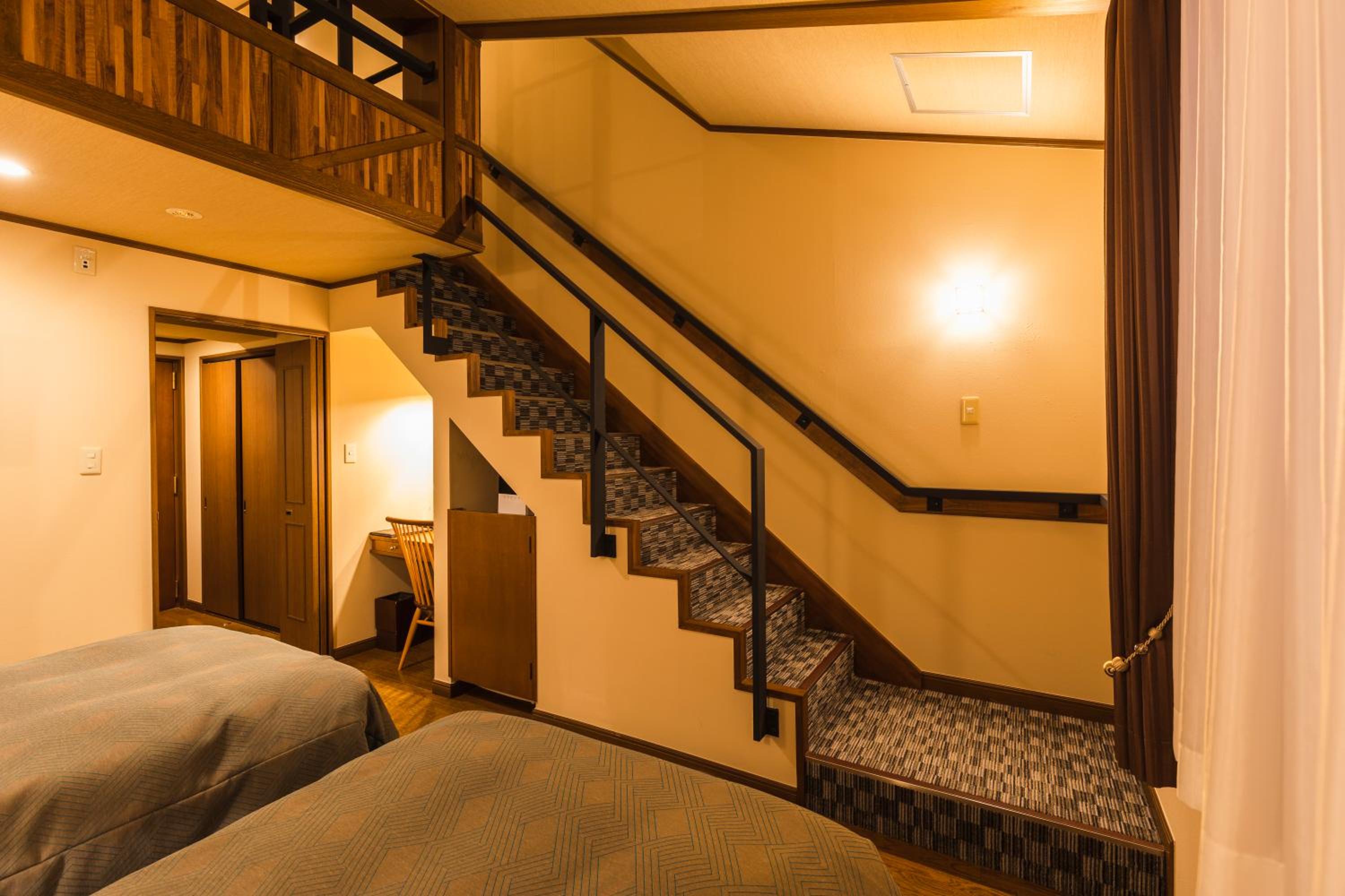 Superior Quadruple Room with Skylight - Maisonette photo 3