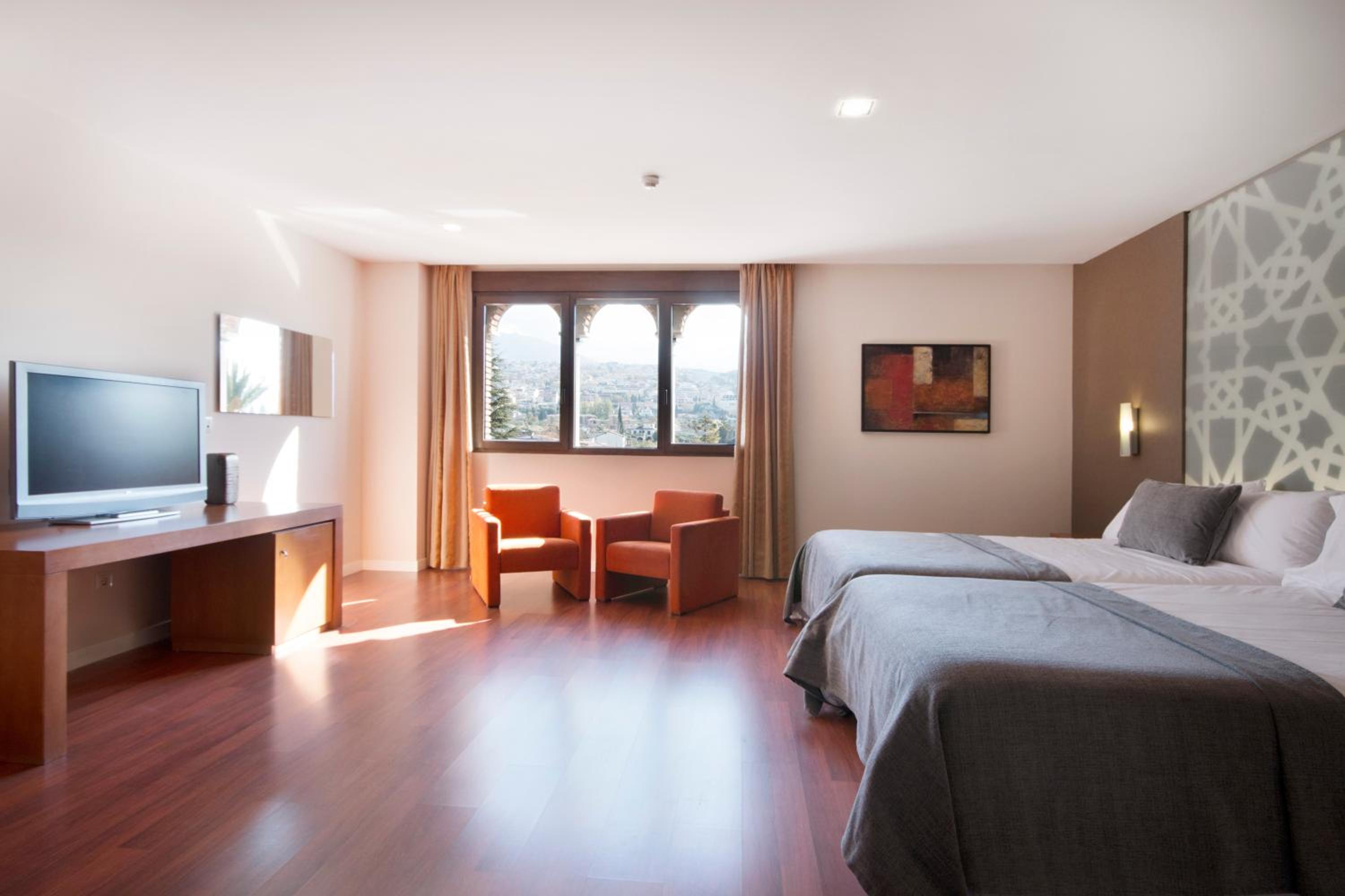 Suite - Photo 8