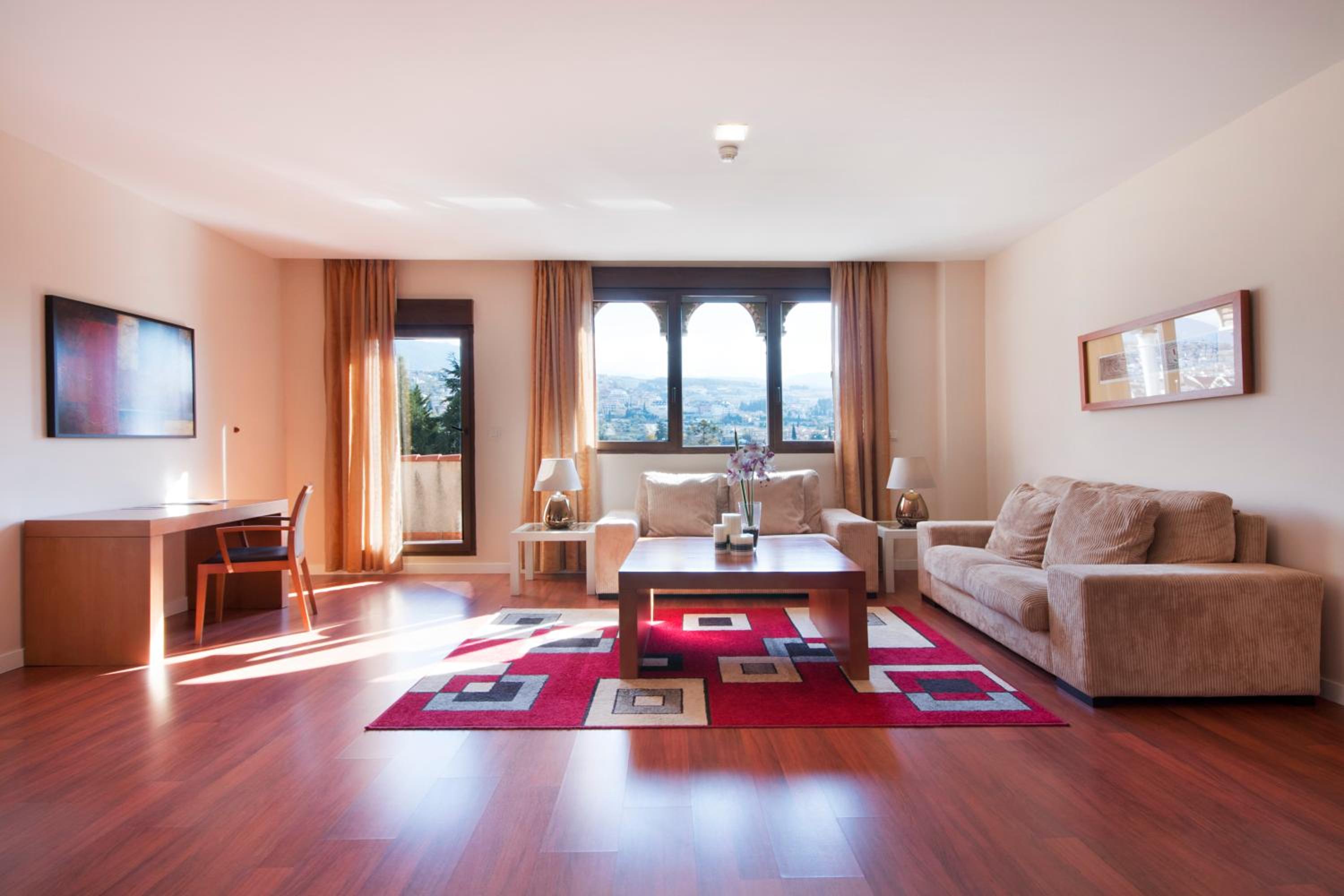 Suite - Photo 7