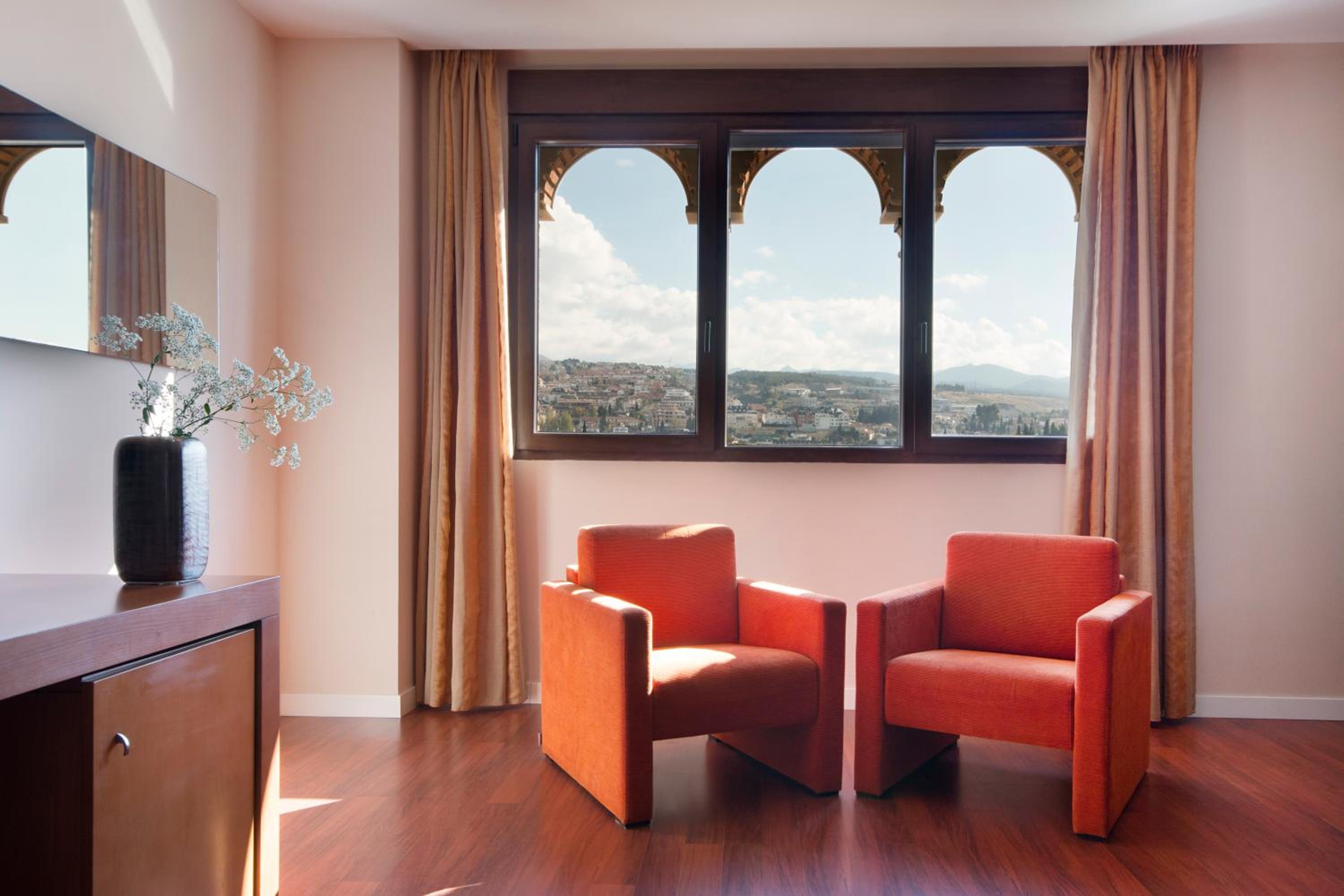 Suite - Photo 10