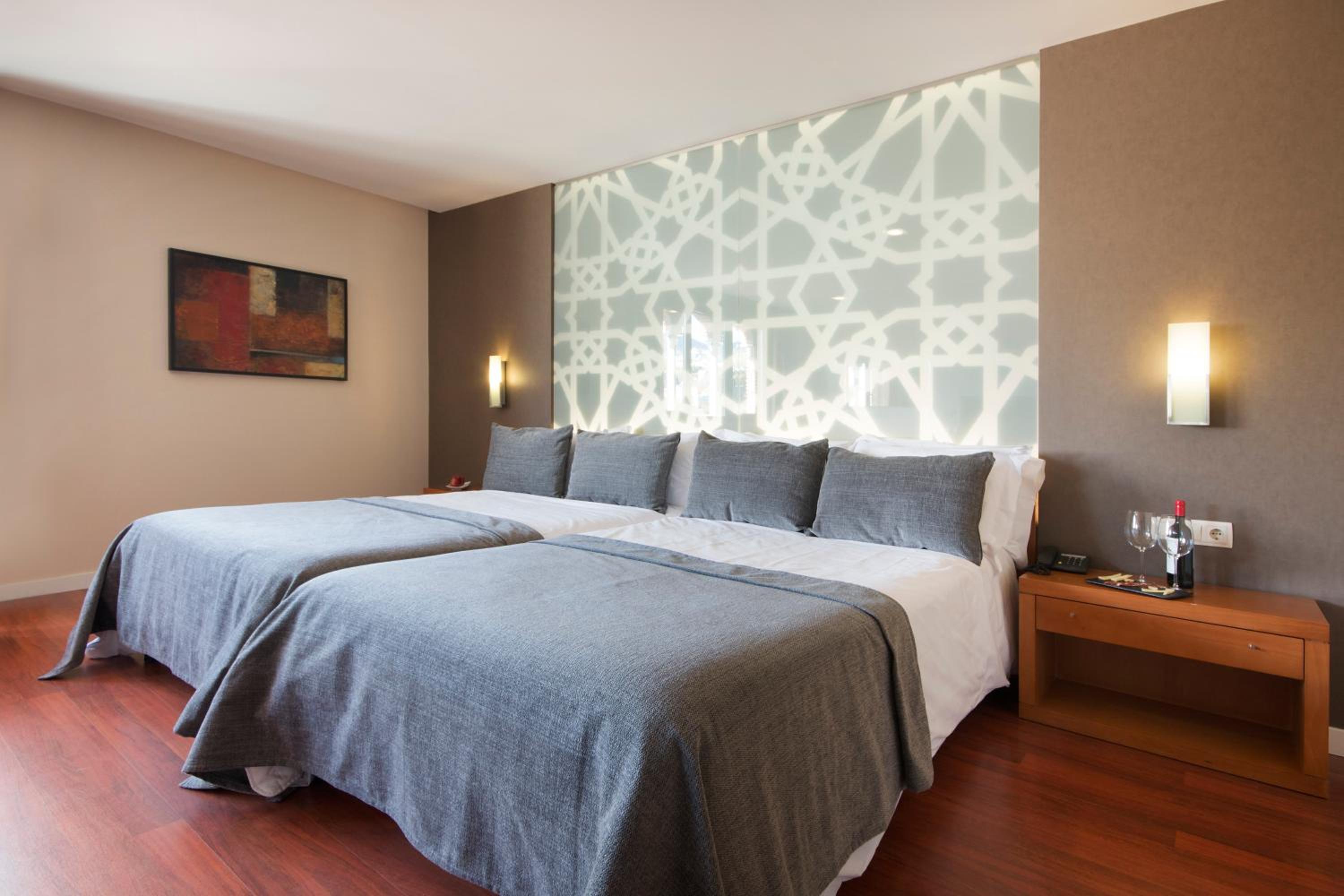 Suite - Photo 3