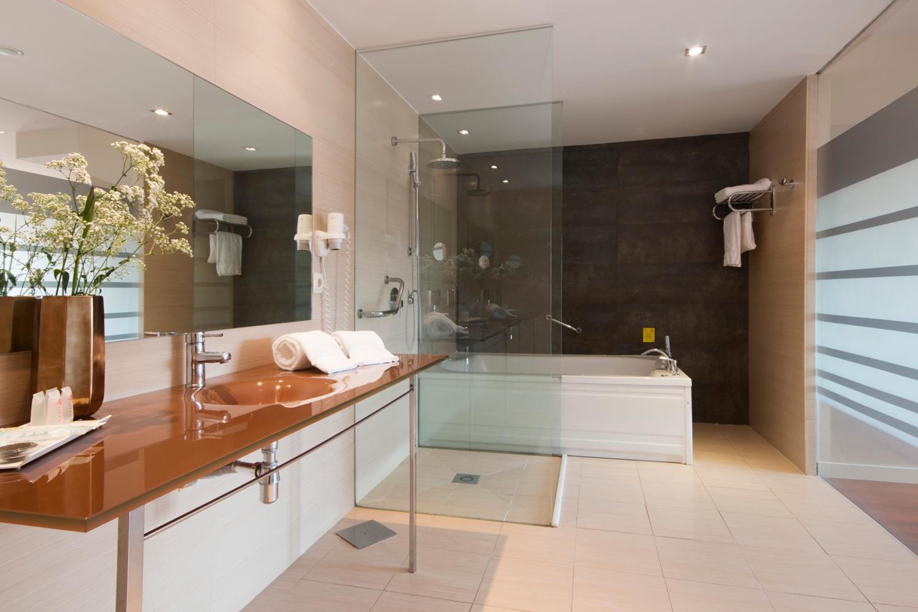 Suite - Photo 6
