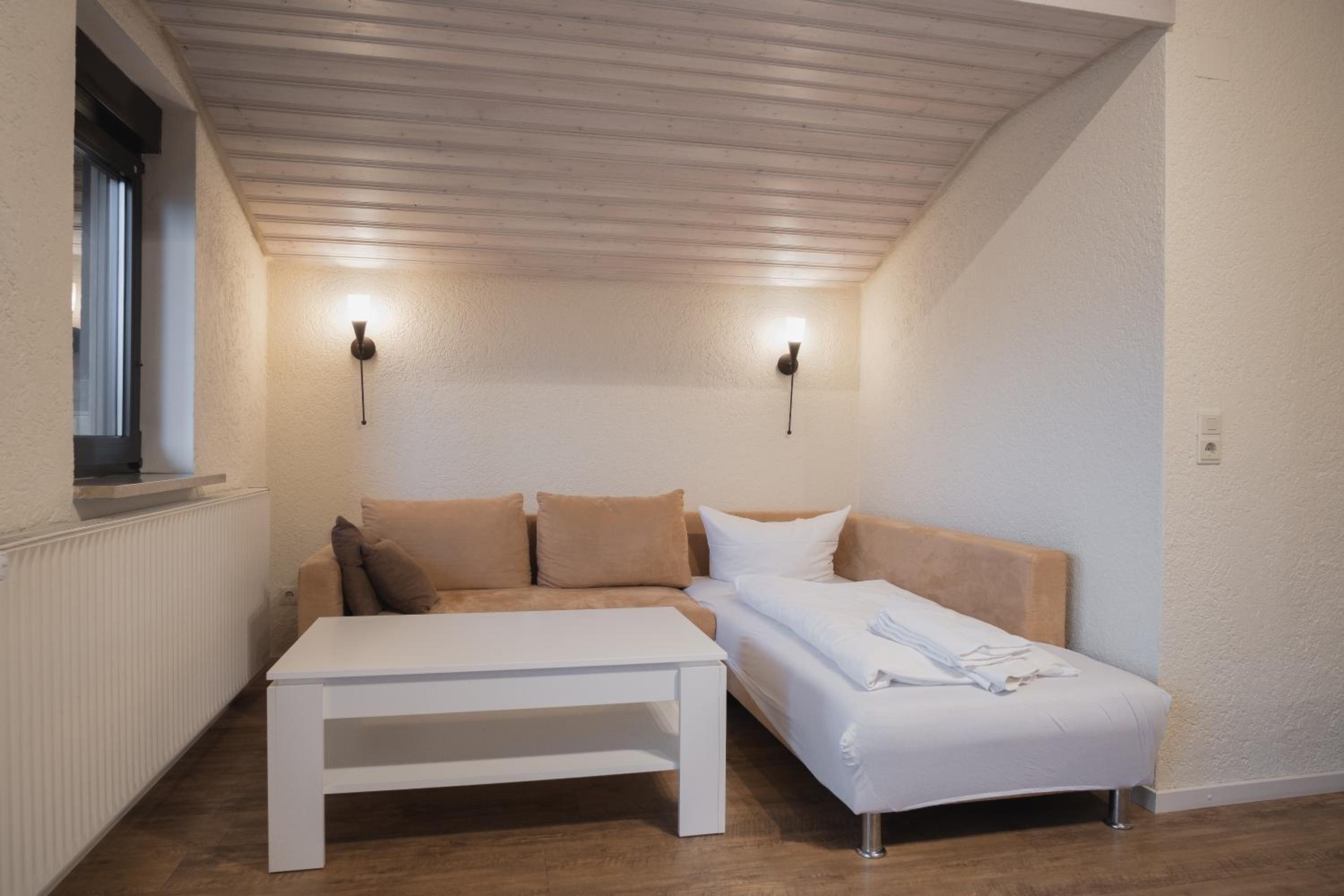 Deluxe Double Room with Balcony photo 3