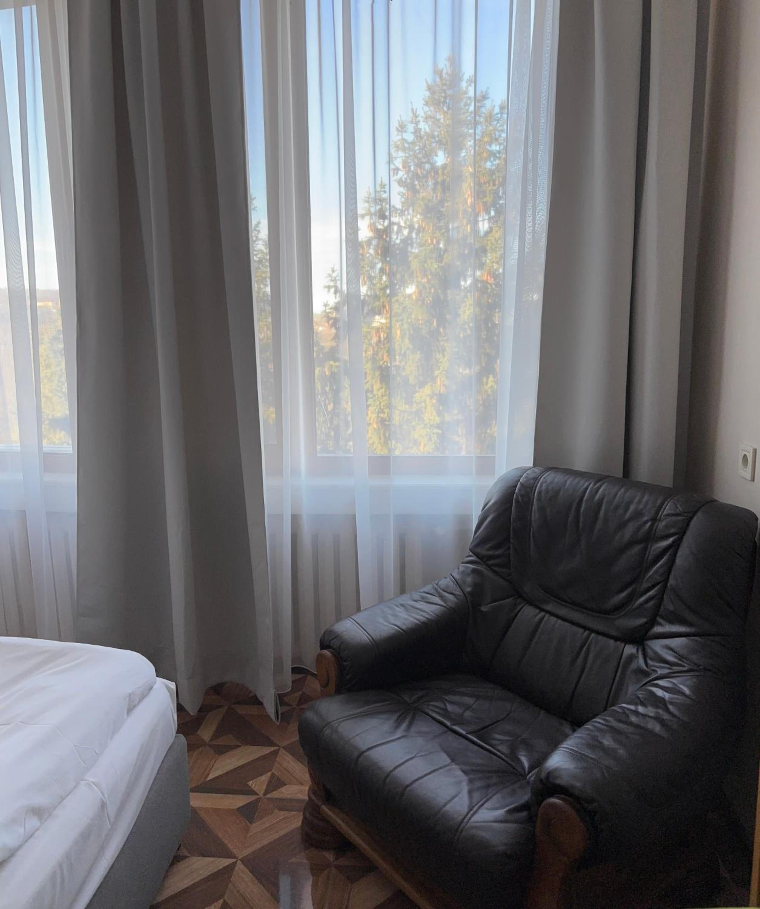 Large Double or Twin Room - Photo 4