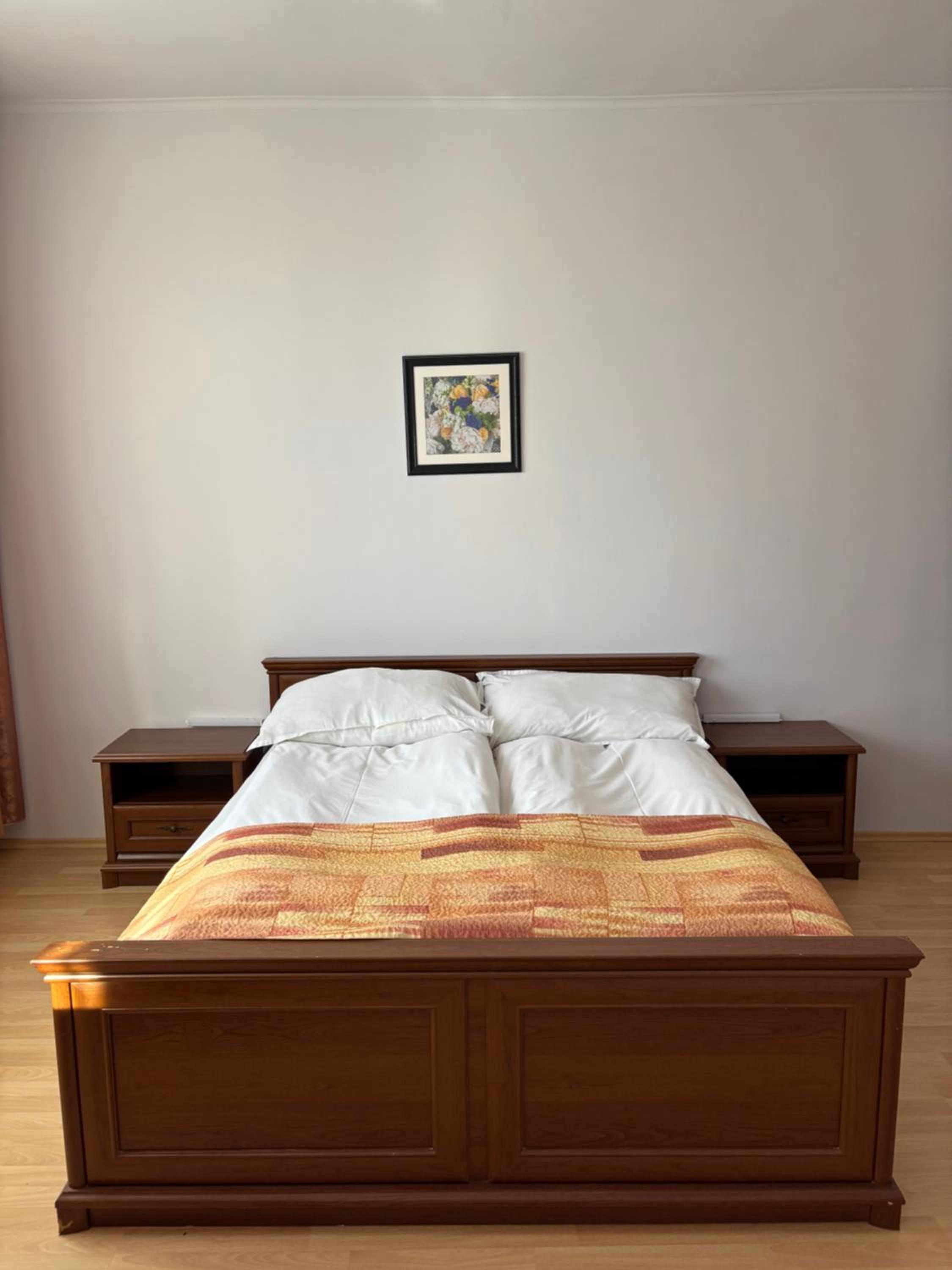 One-Bedroom Apartment - Photo 3