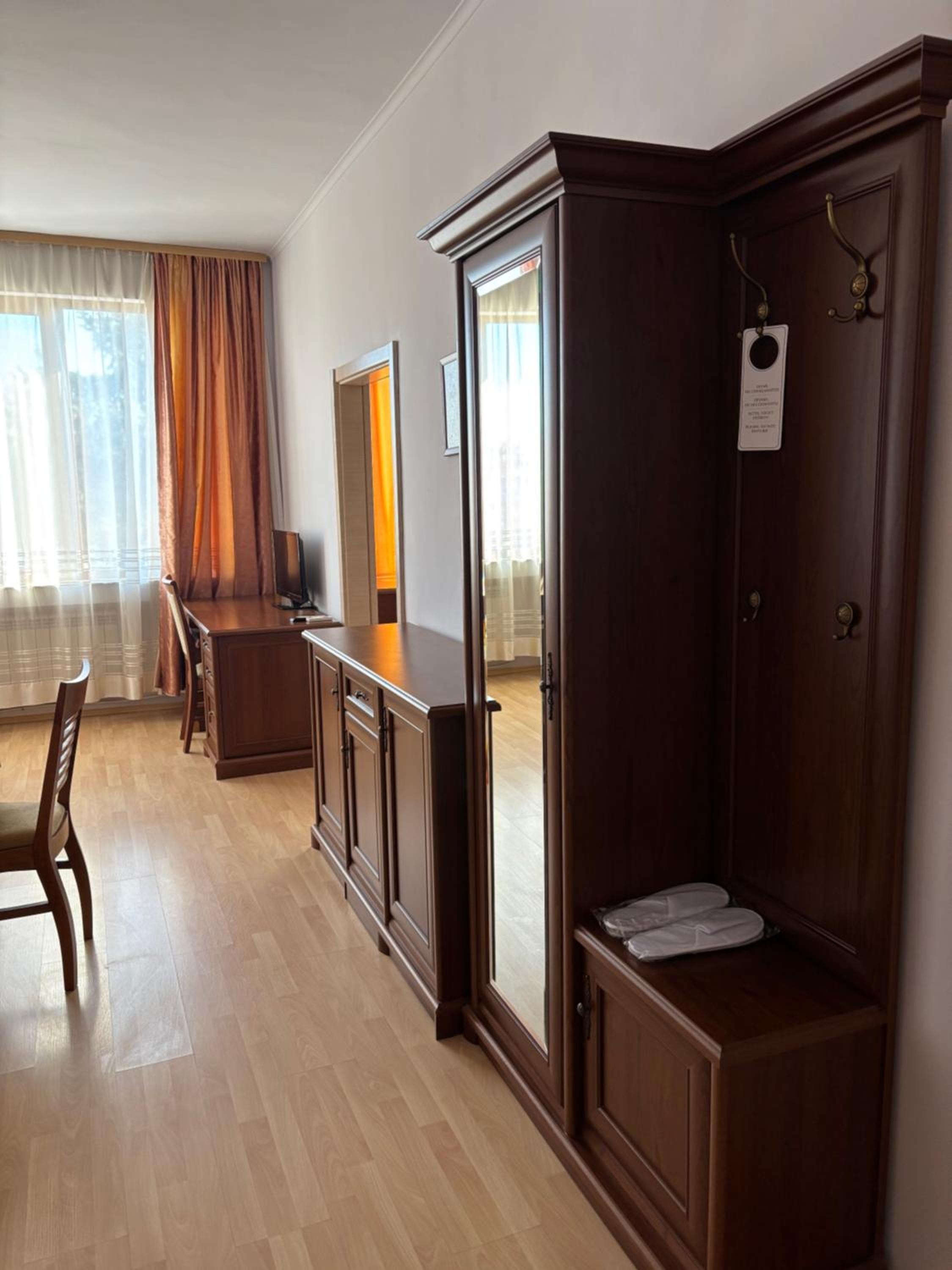 One-Bedroom Apartment - Photo 4