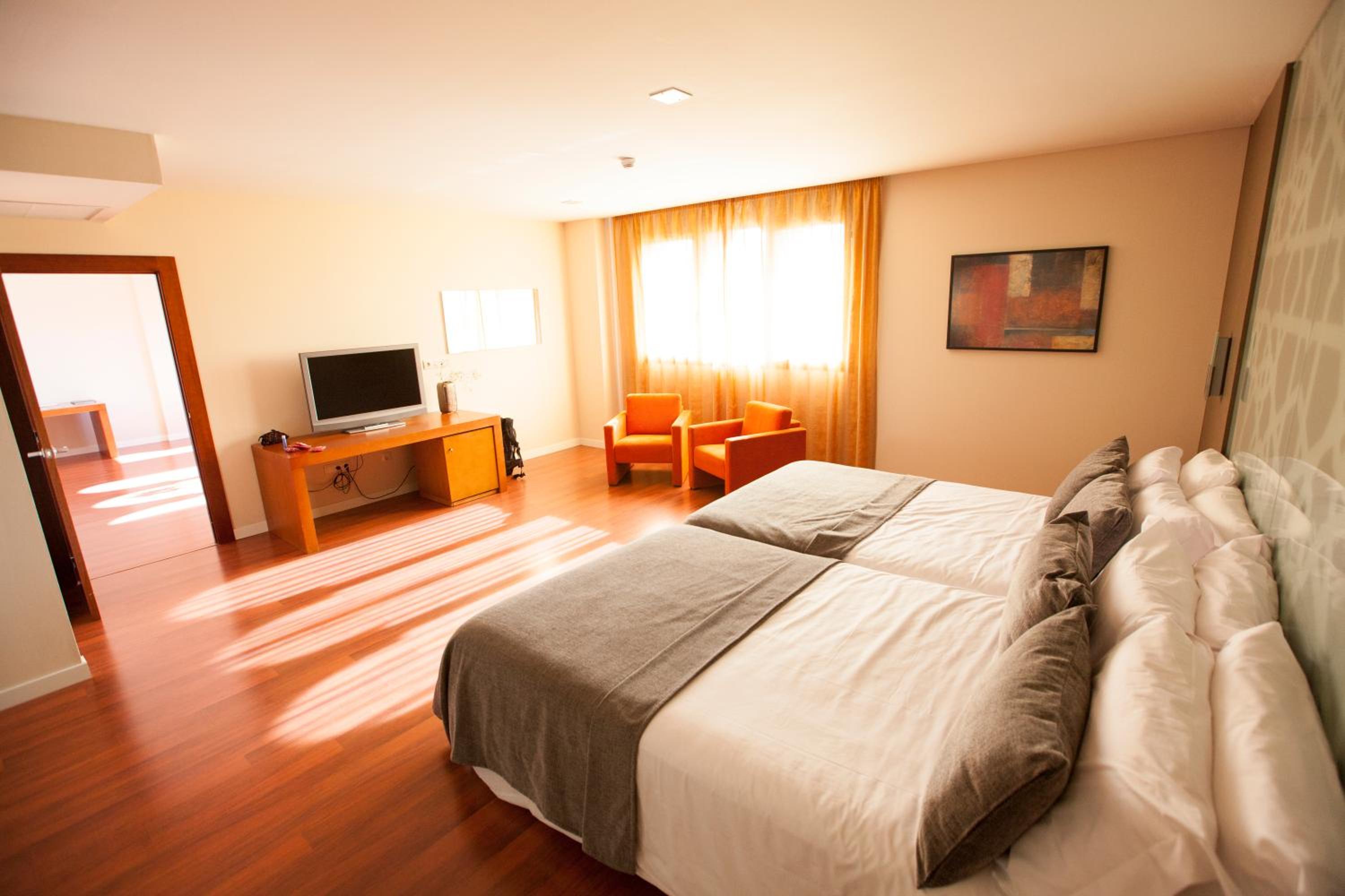 Suite - Photo 4