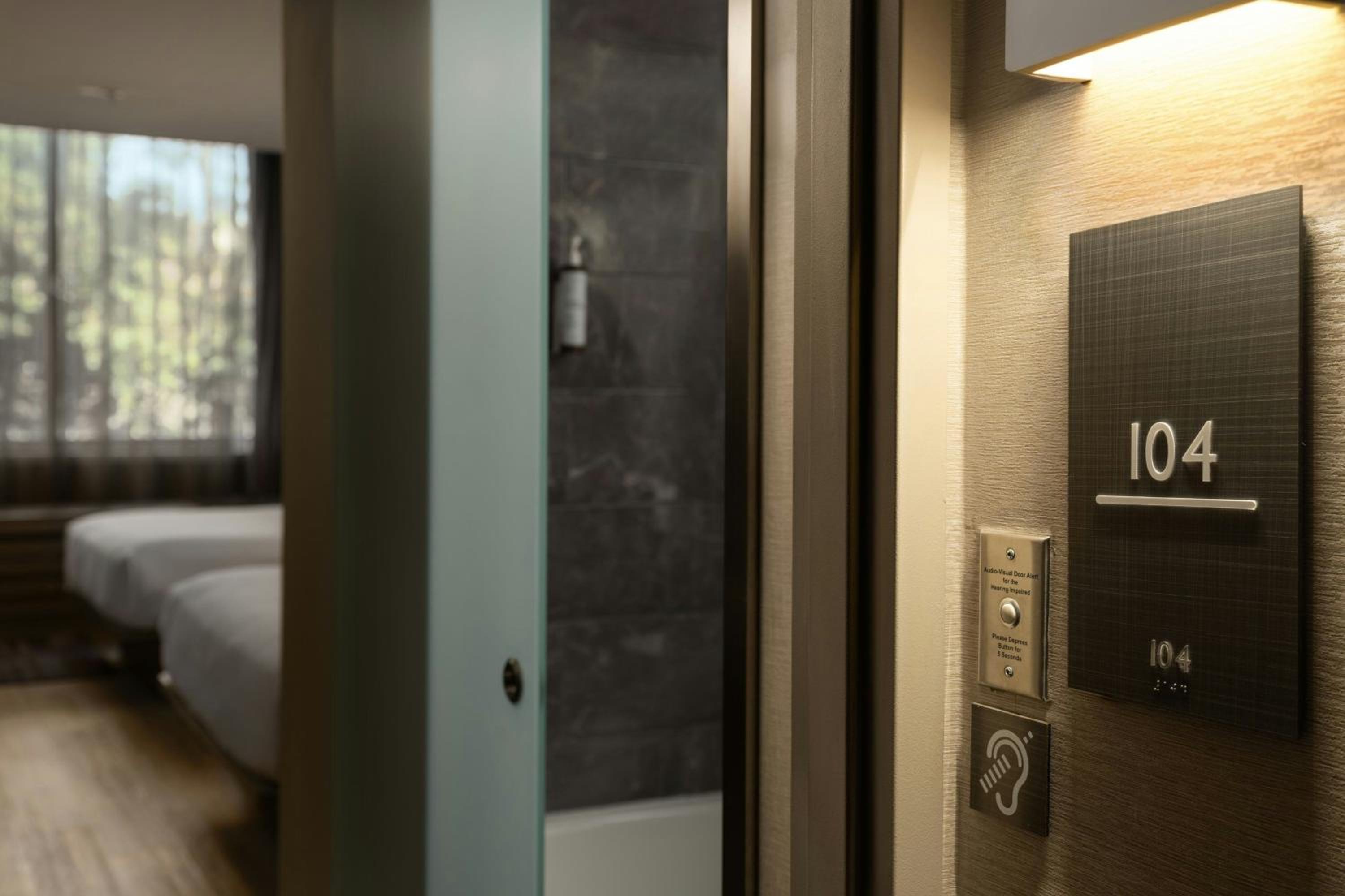 King Room with City View - Hearing Accessible