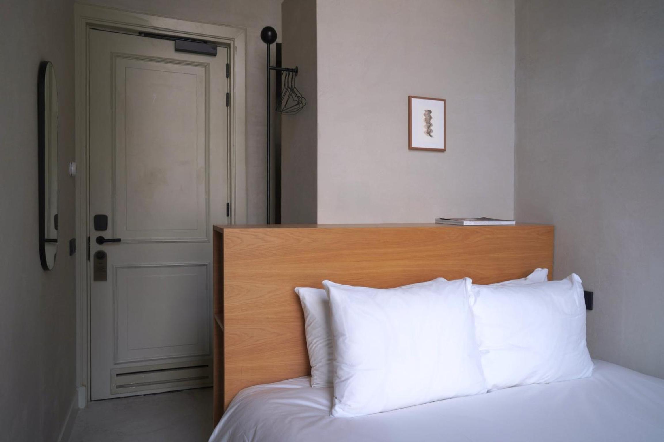 Petite Double Room - Photo 3
