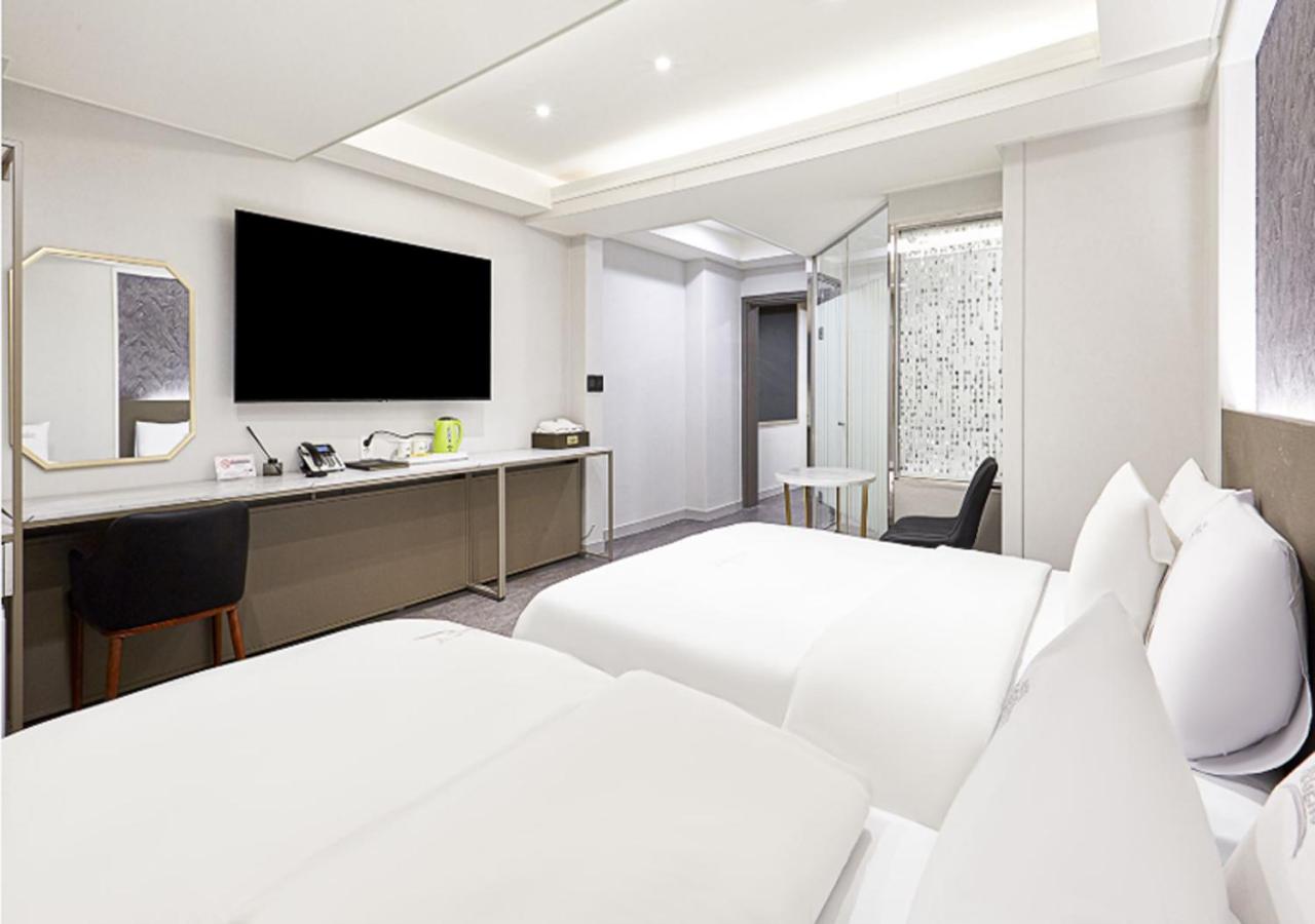Twin Room with Private Bathroom