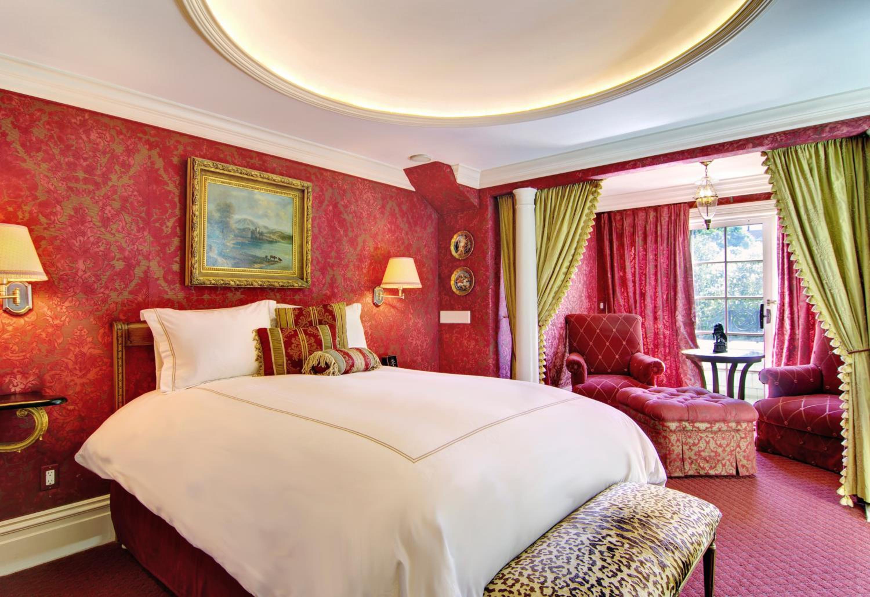Premier Queen Room - Railroad Baron - Photo 1