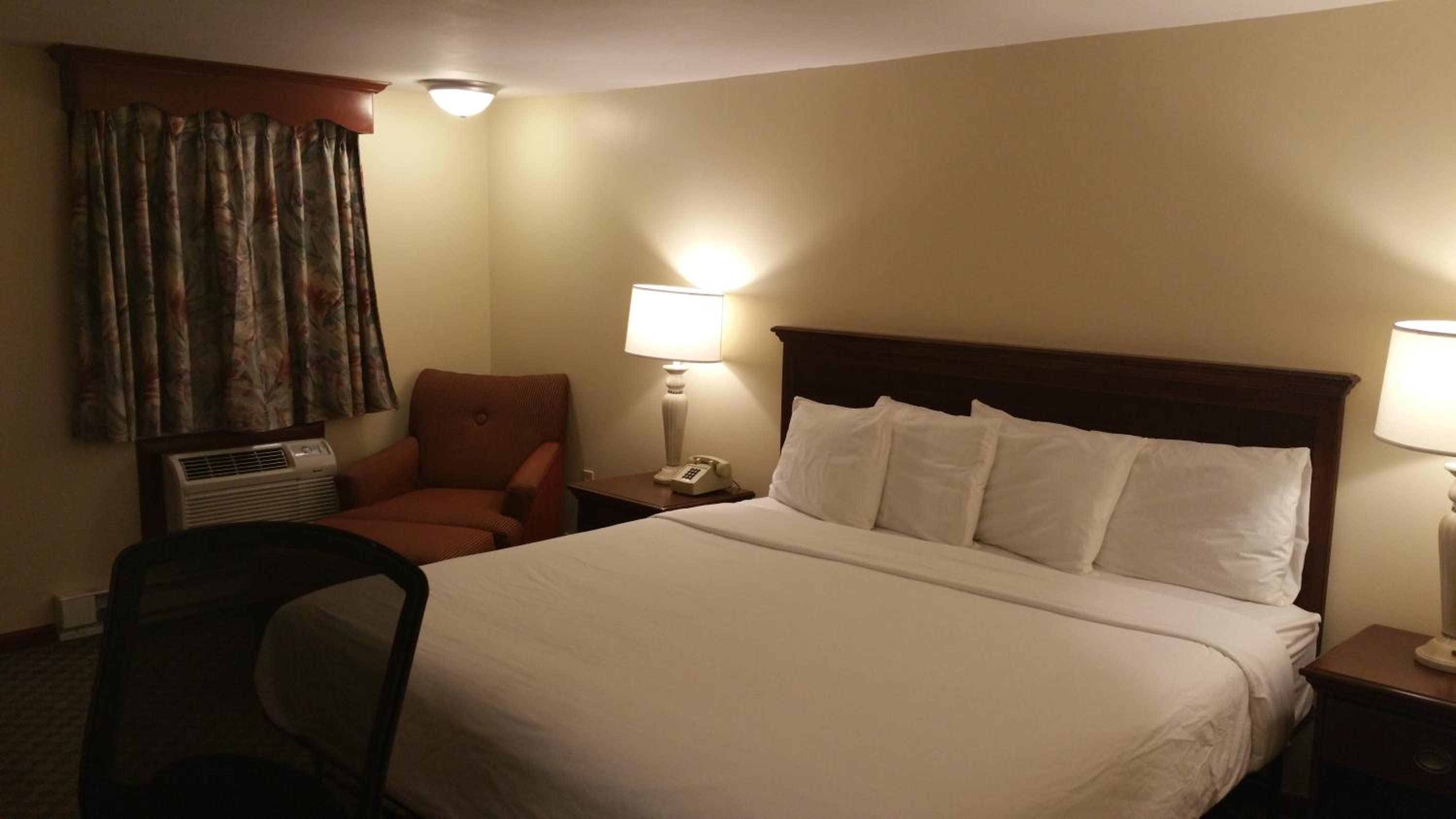 King Room - Non-Smoking photo 1