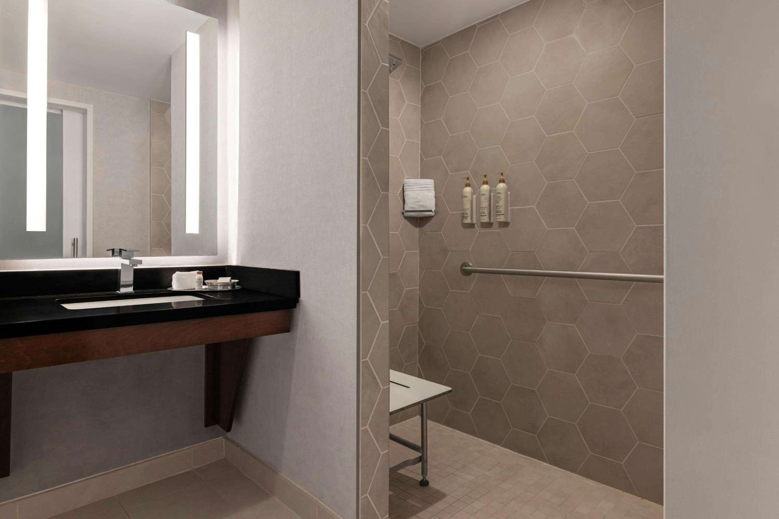 King Room with Sofa Bed - Hearing Accessible - Photo 8