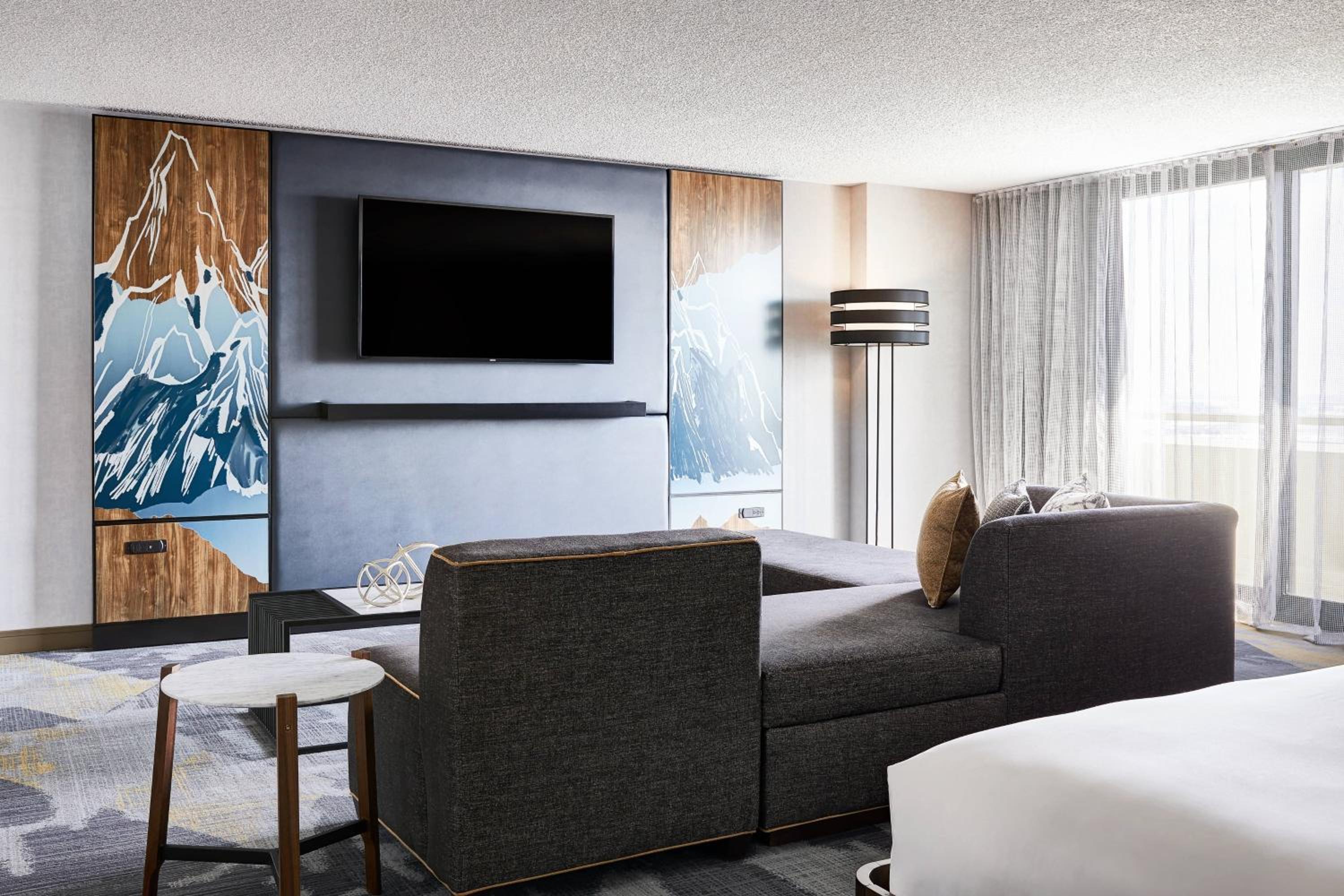 Hospitality Suite - Club Lounge Access