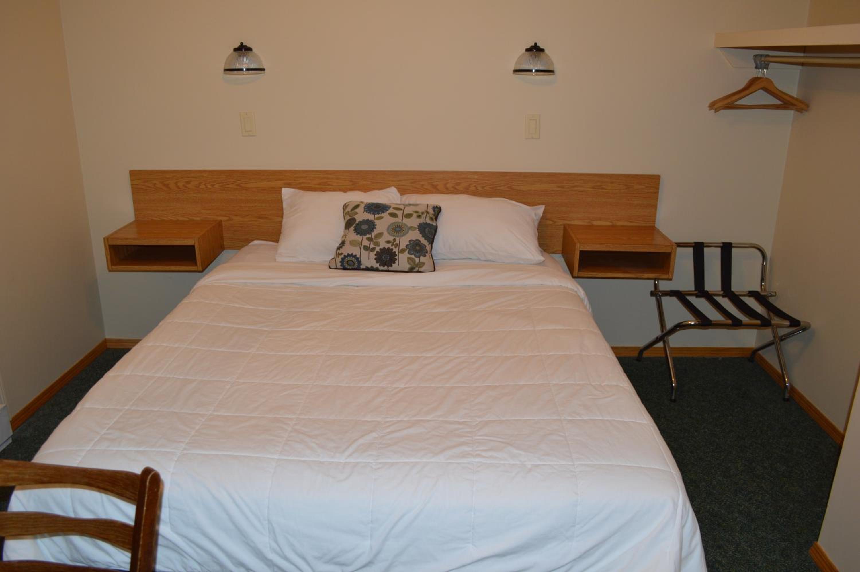 Two-Bedroom Apartment - No Air Conditioning photo 1