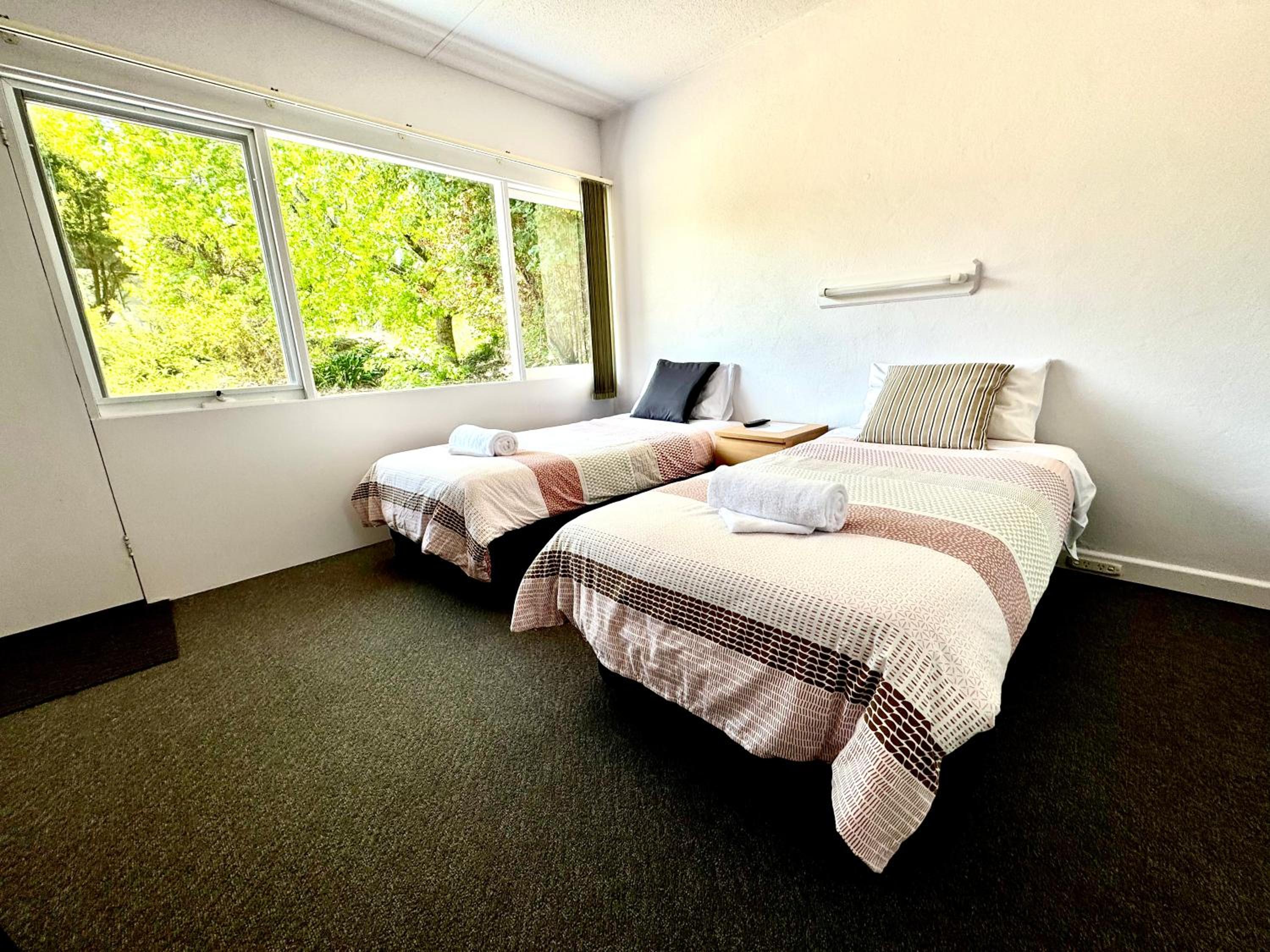 Twin Room - Photo 2