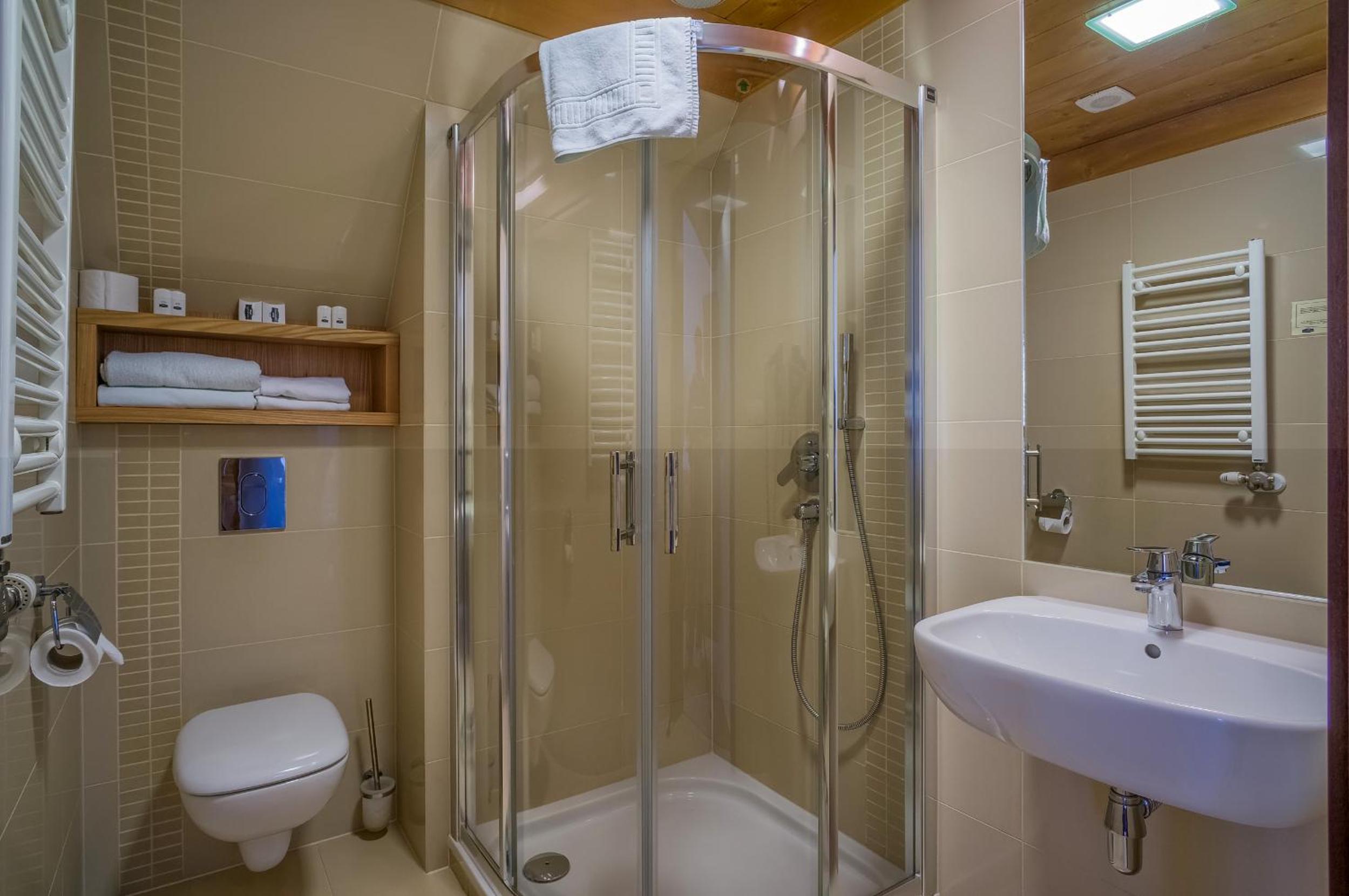 Double Room - Photo 5