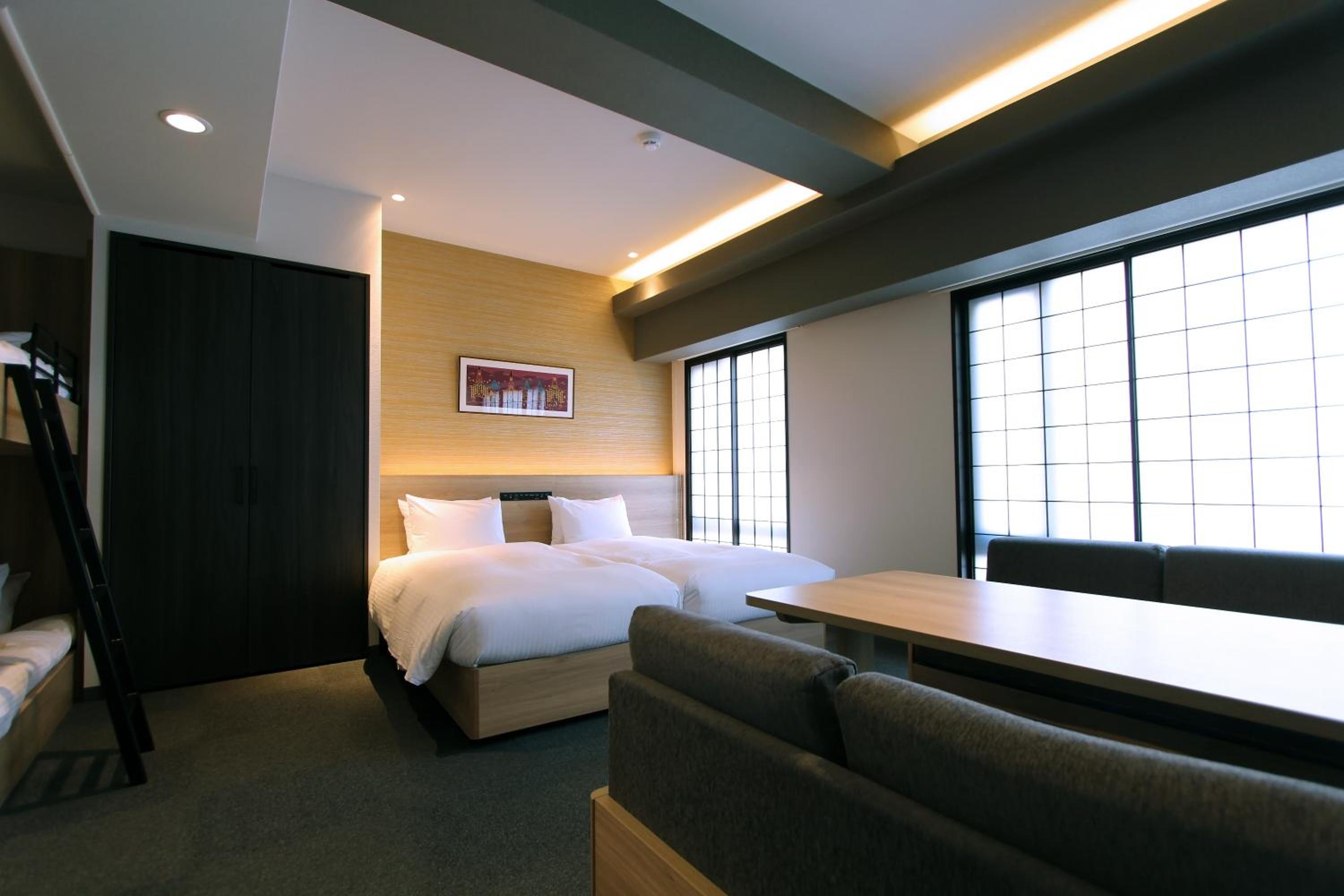 Deluxe Bunk Bed Room - Non-Smoking - Photo 17
