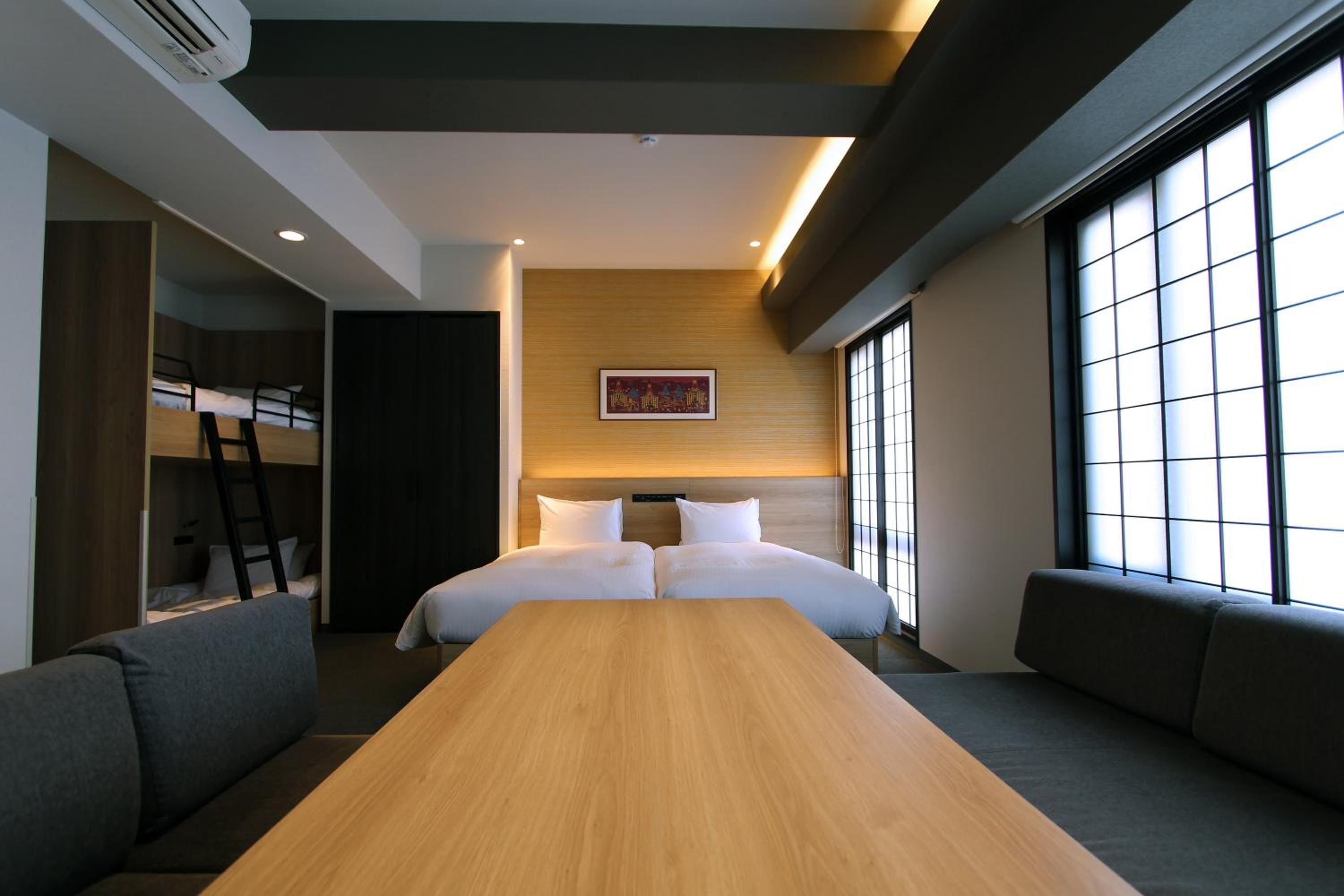 Deluxe Bunk Bed Room - Non-Smoking - Photo 12