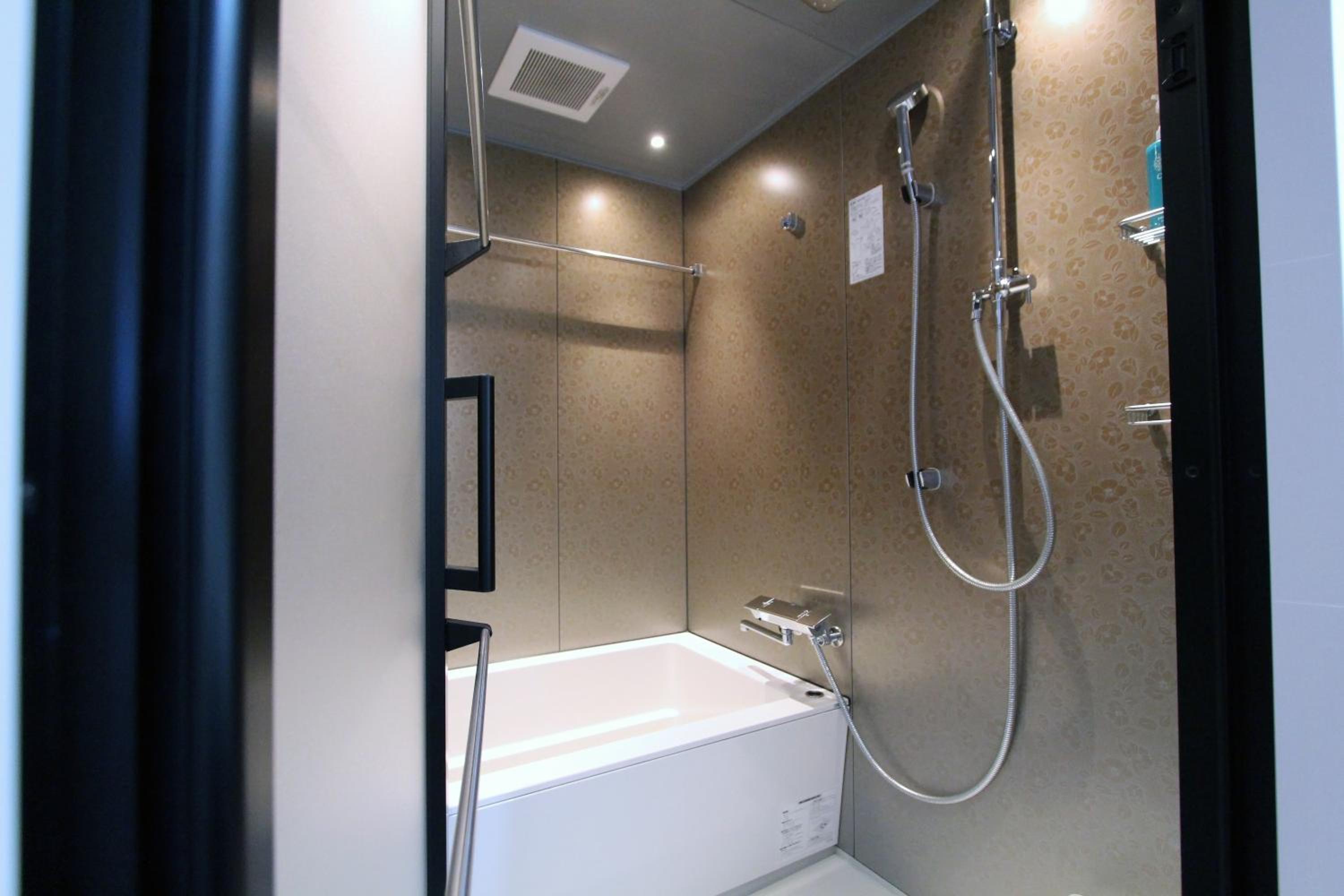 Deluxe Bunk Bed Room - Non-Smoking - Photo 13