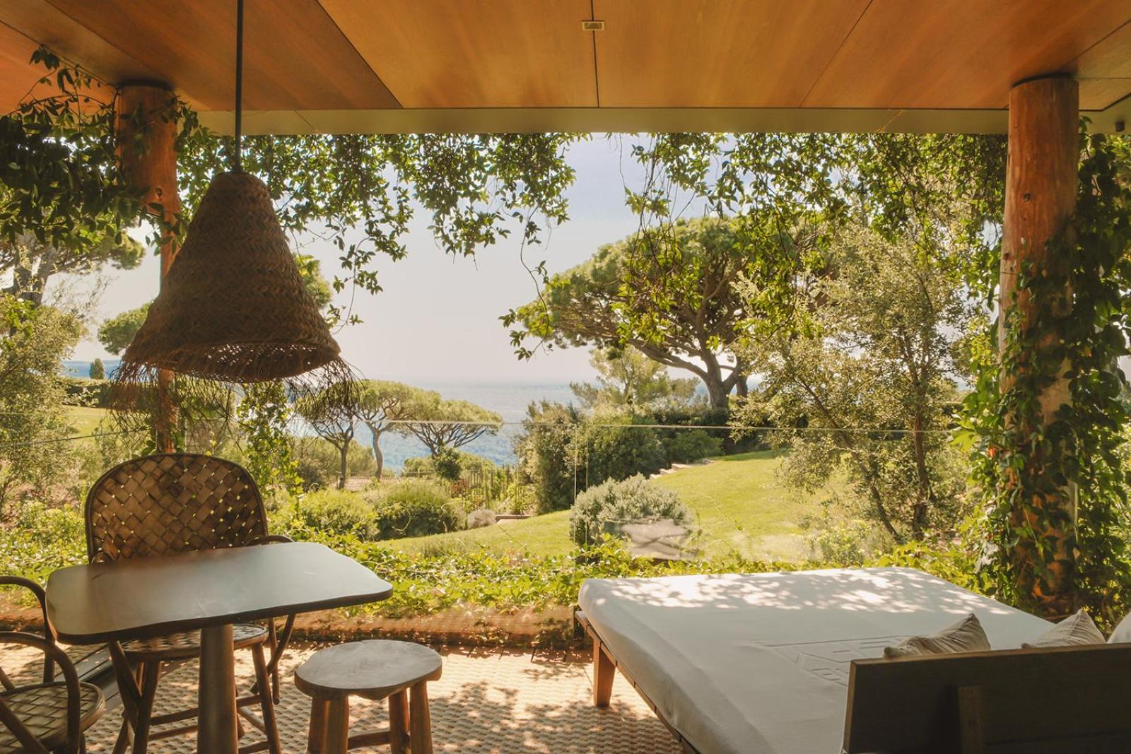 Deluxe Room with Sea View