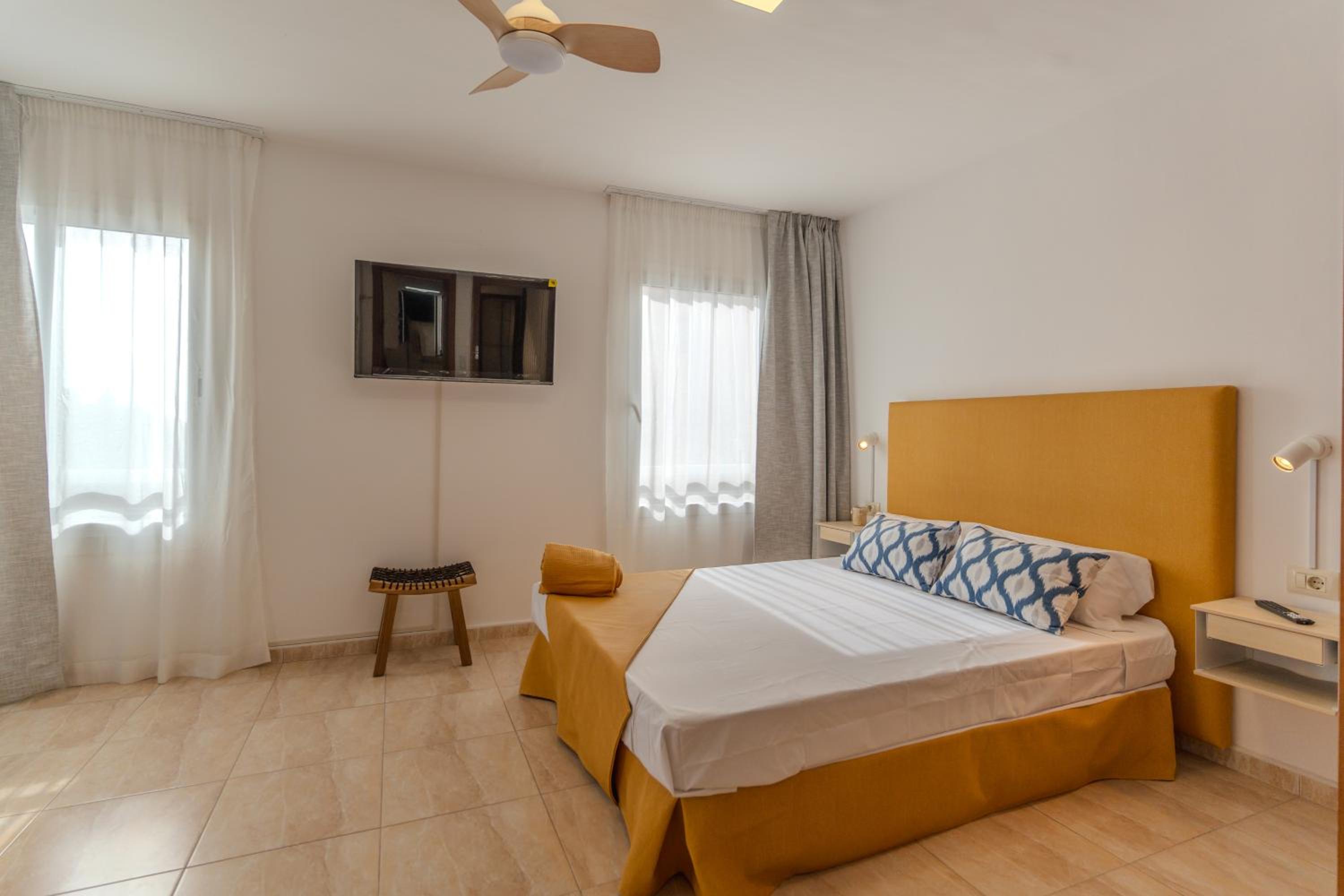 Large Double Room photo 3
