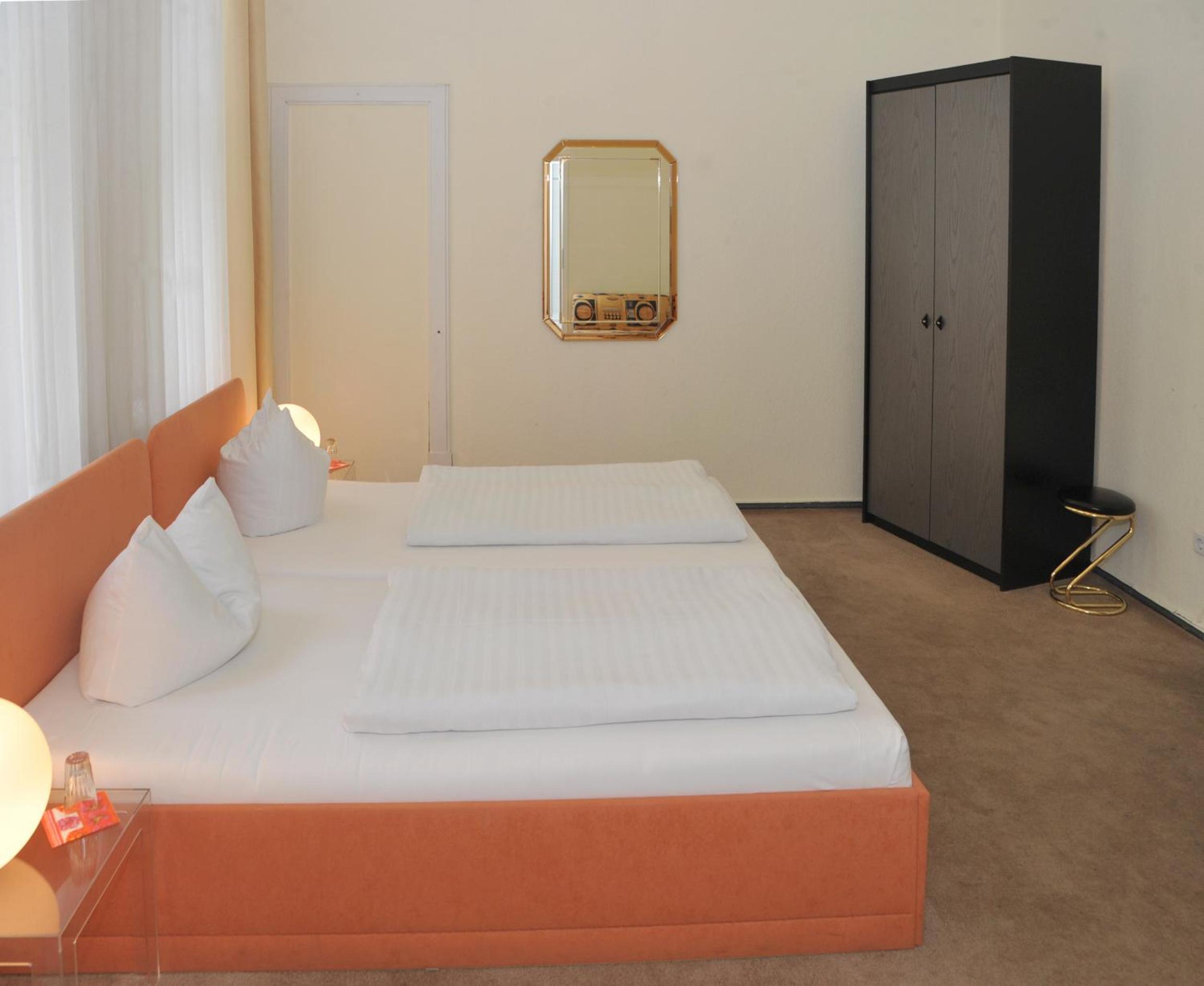 Double or Twin Room with Bathroom photo 2