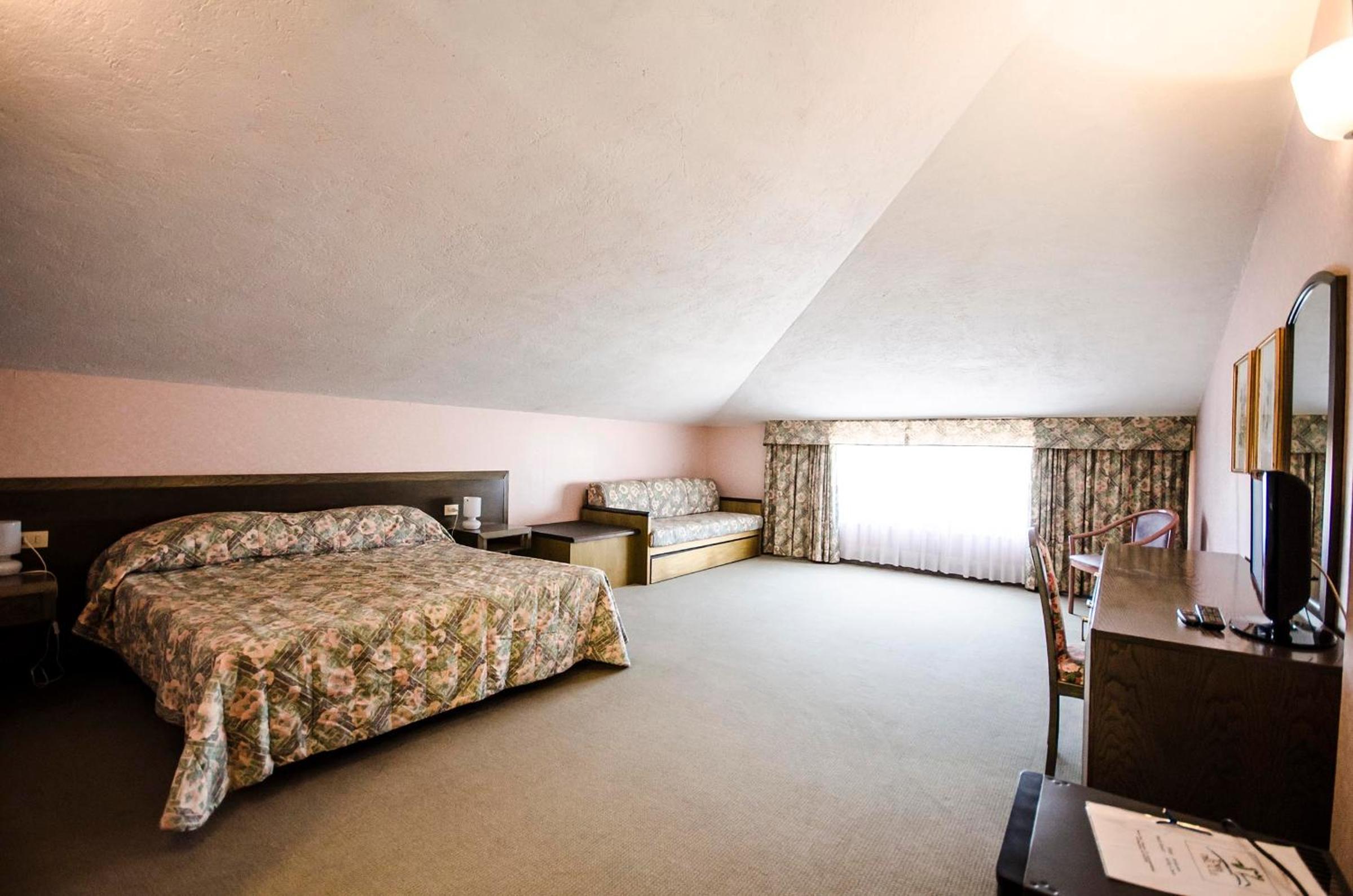 Standard Quadruple Room - Photo 4