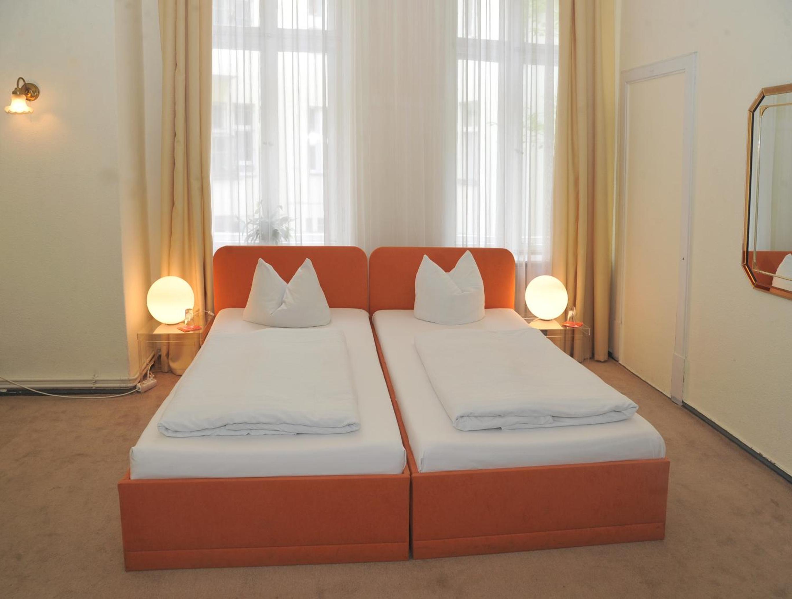 Double or Twin Room with Bathroom photo 1