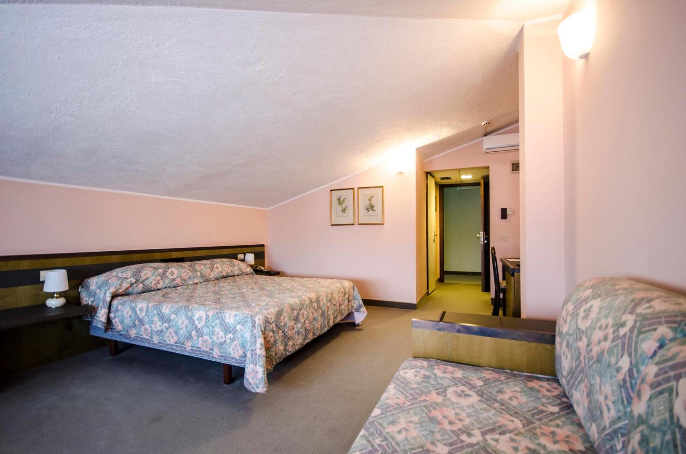 Standard Quadruple Room - Photo 1
