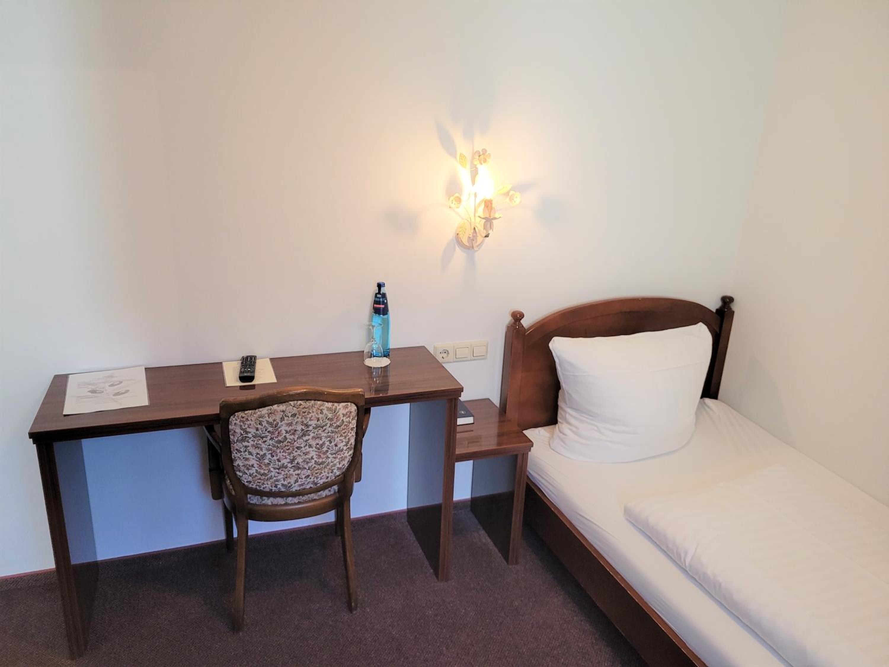 Single Room photo 2
