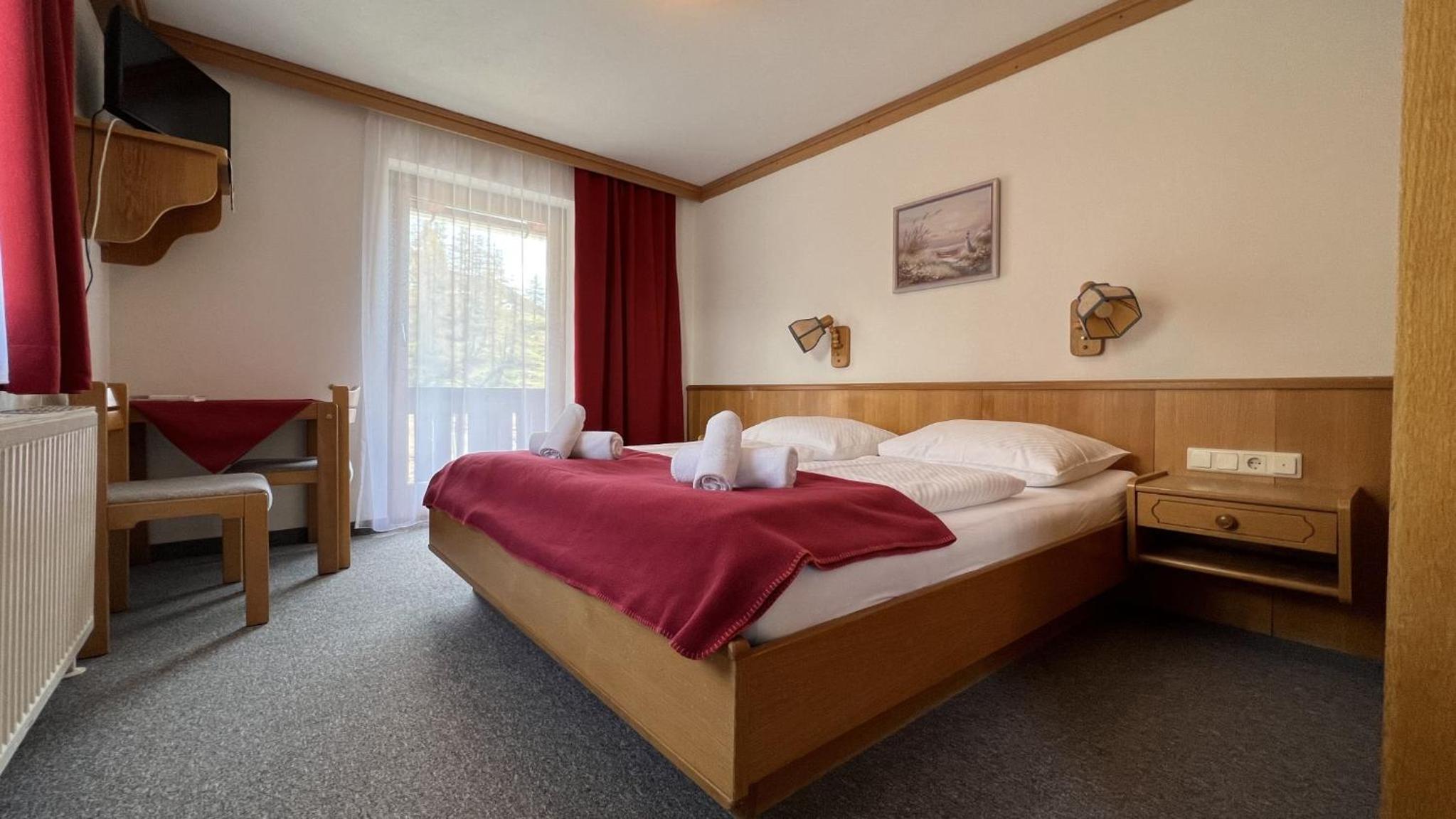 Budget Double Room photo 1