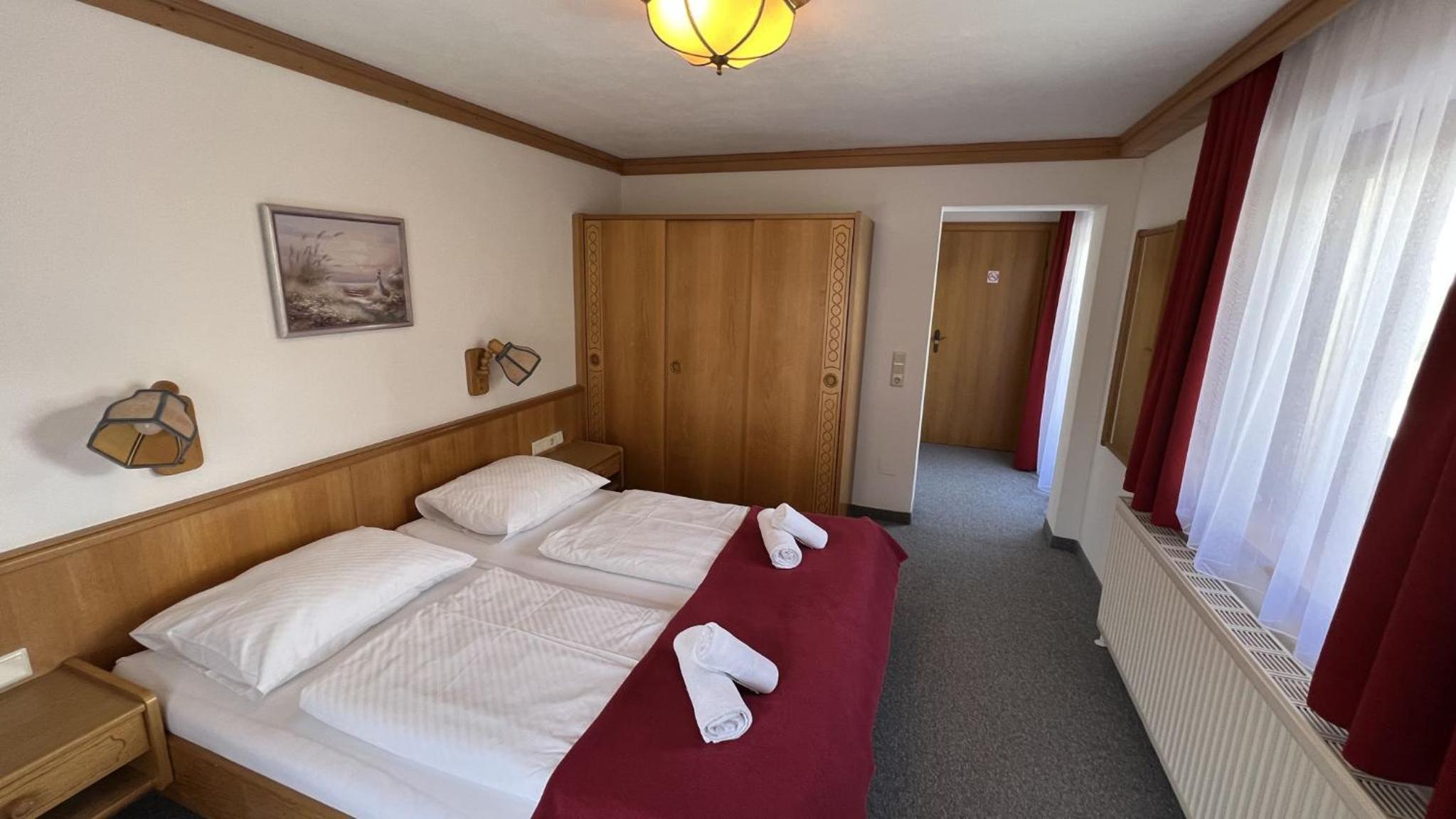 Budget Double Room photo 2