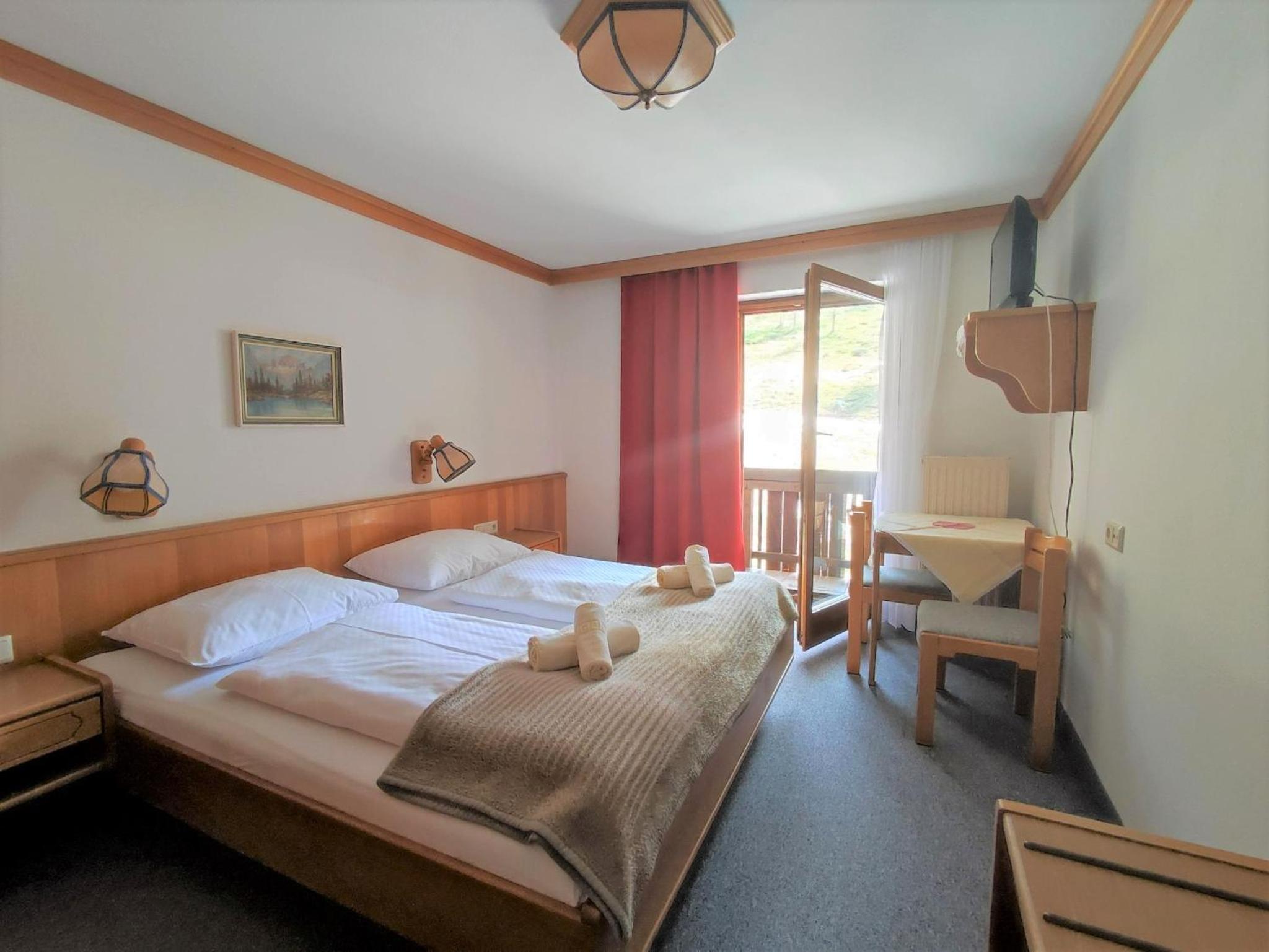Budget Double Room photo 3